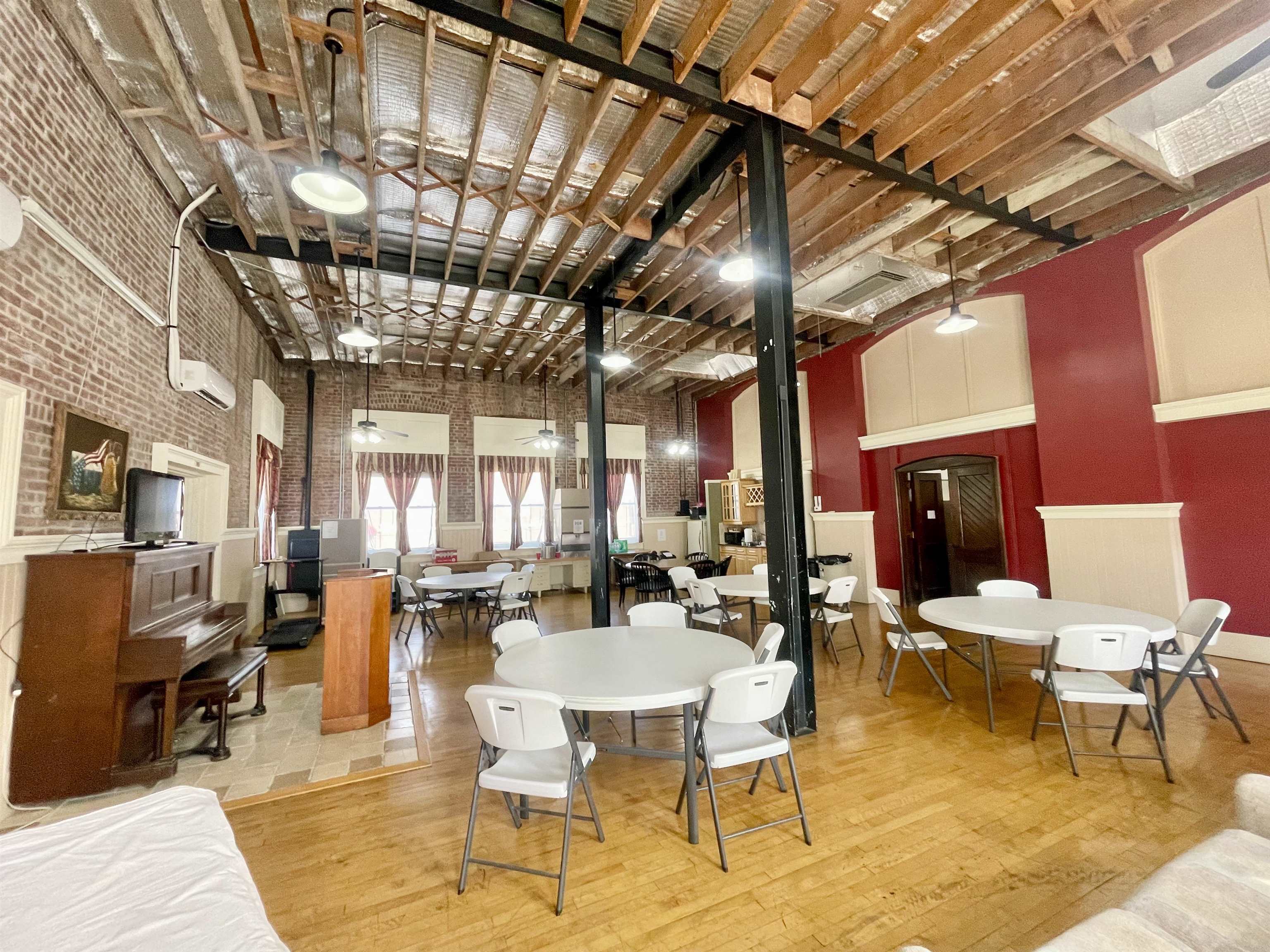 725 N Main Street Newton KS 67114