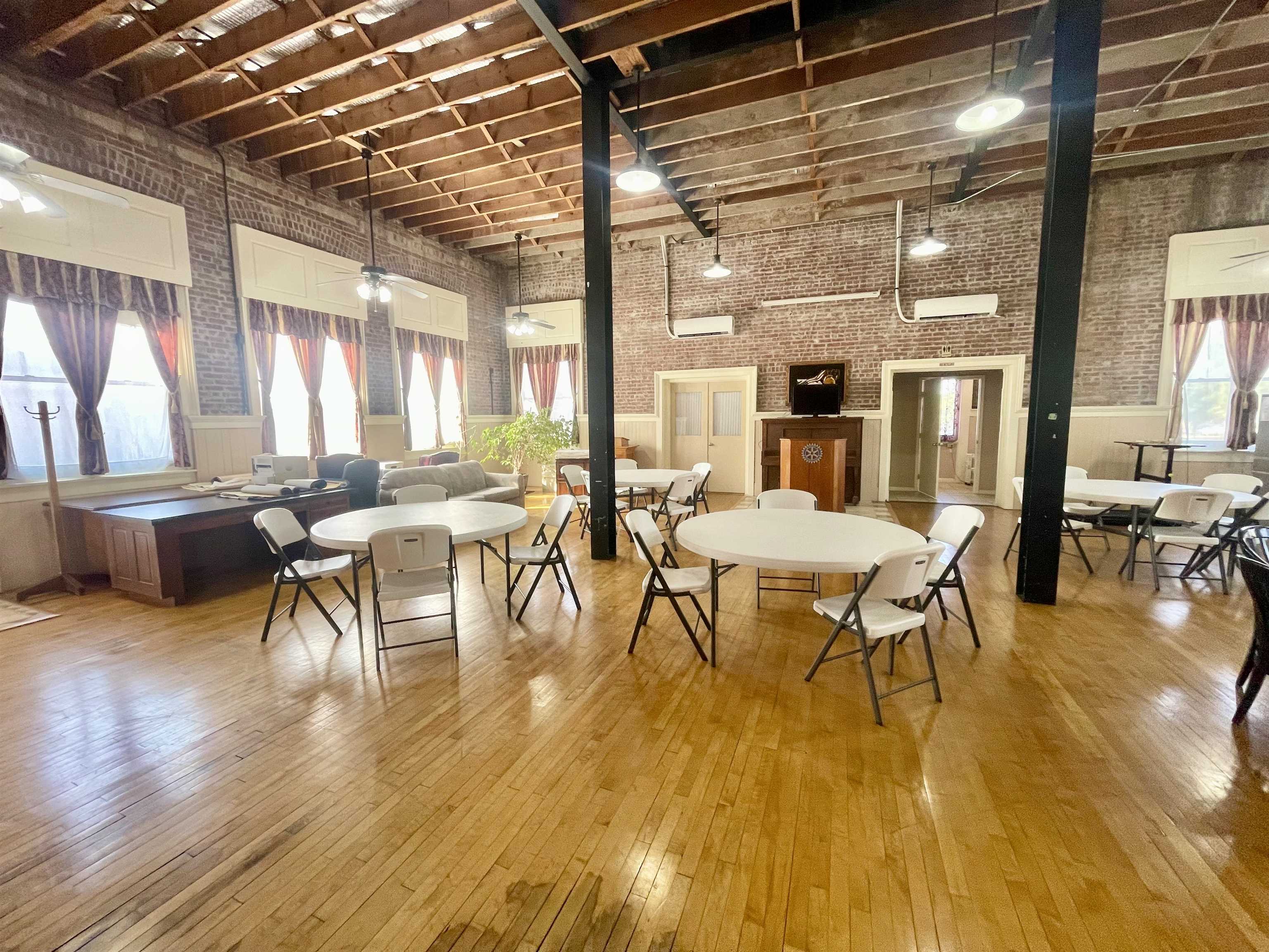 725 N Main Street Newton KS 67114