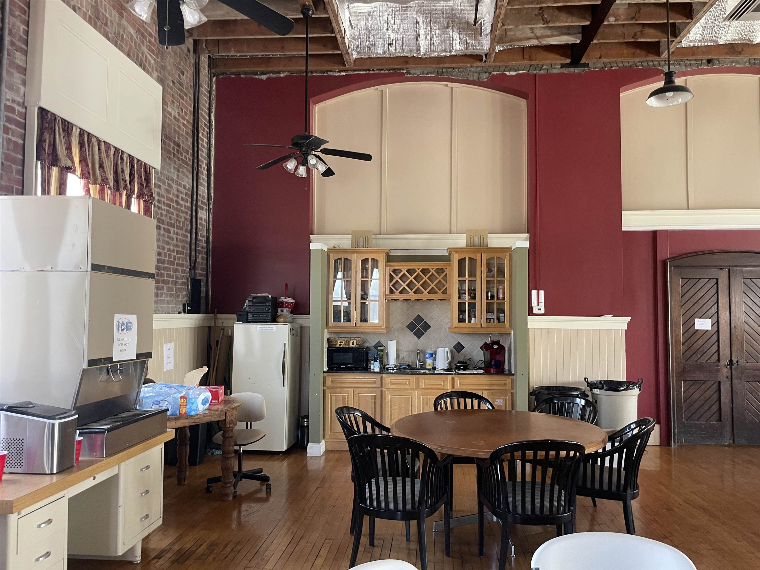 725 N Main Street Newton KS 67114