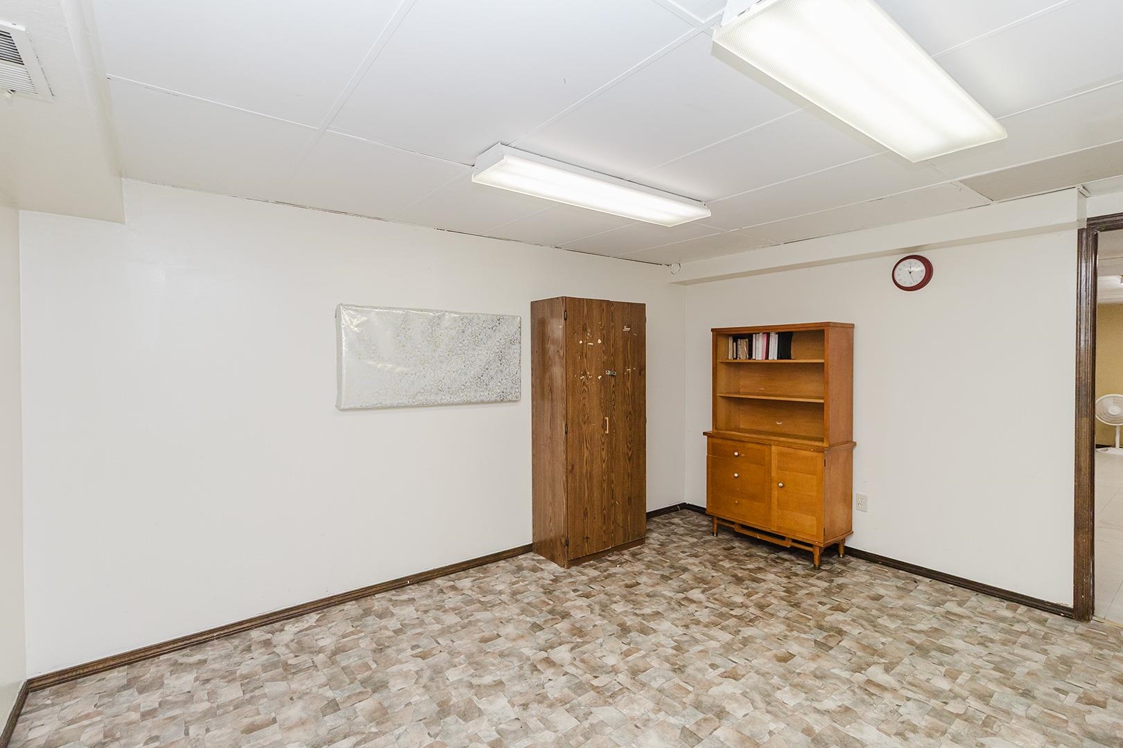 1319 E 17th Hutchinson KS 67501