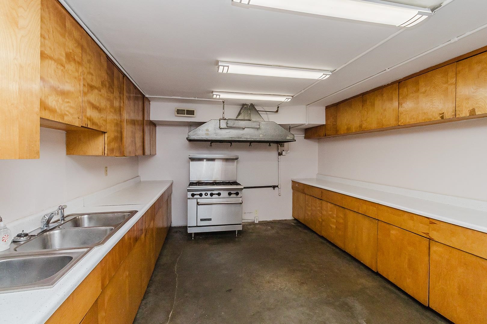 1319 E 17th Hutchinson KS 67501