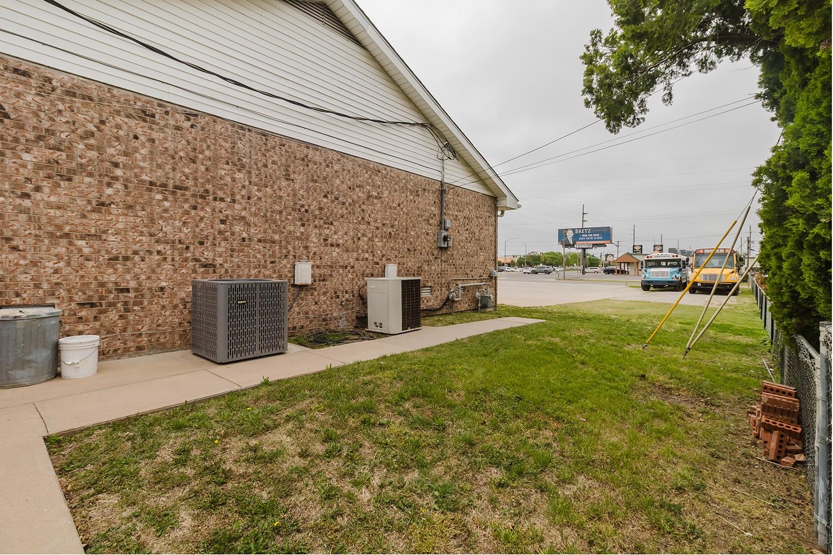 1319 E 17th Hutchinson KS 67501