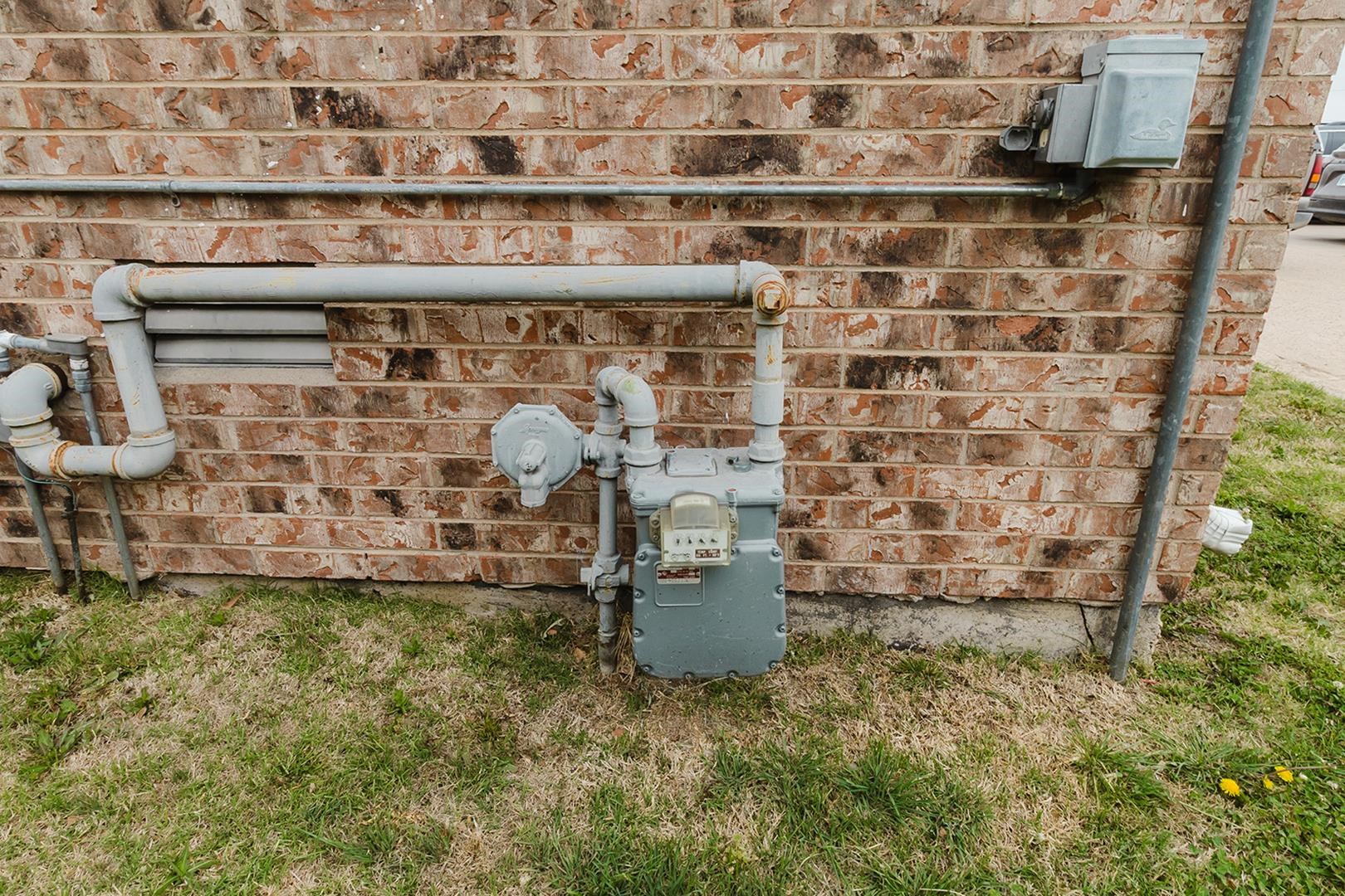 1319 E 17th Hutchinson KS 67501