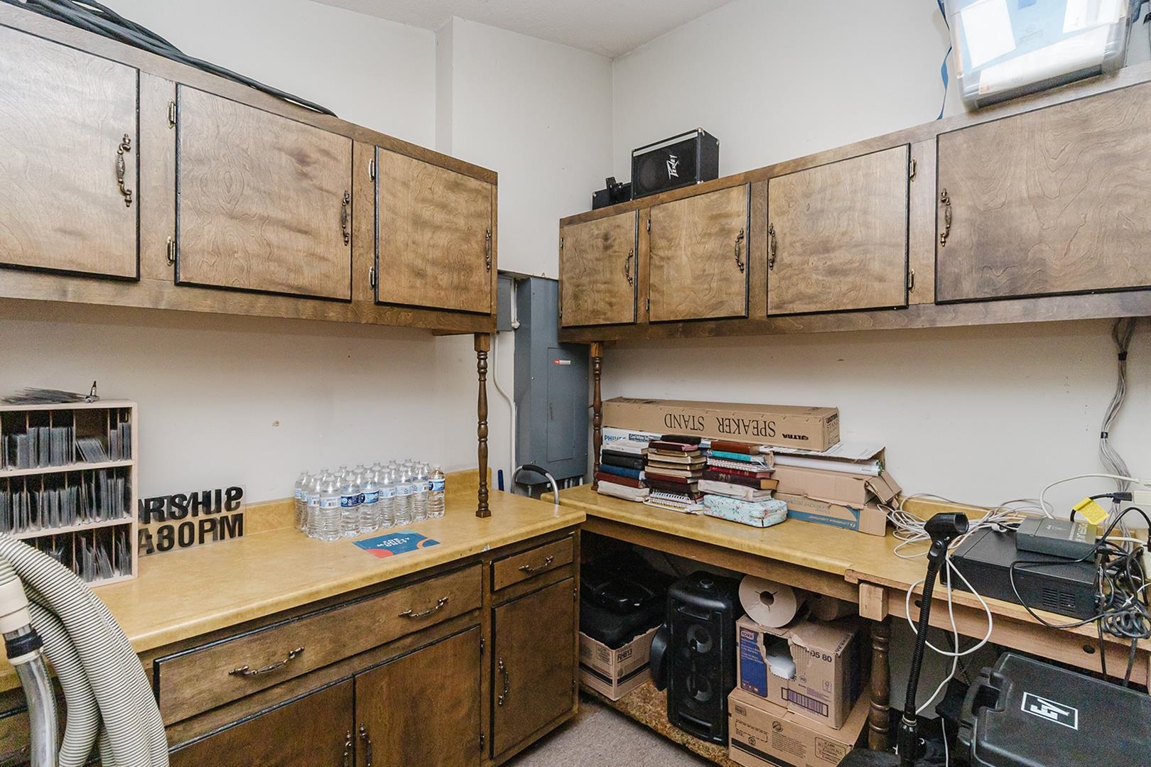 1319 E 17th Hutchinson KS 67501