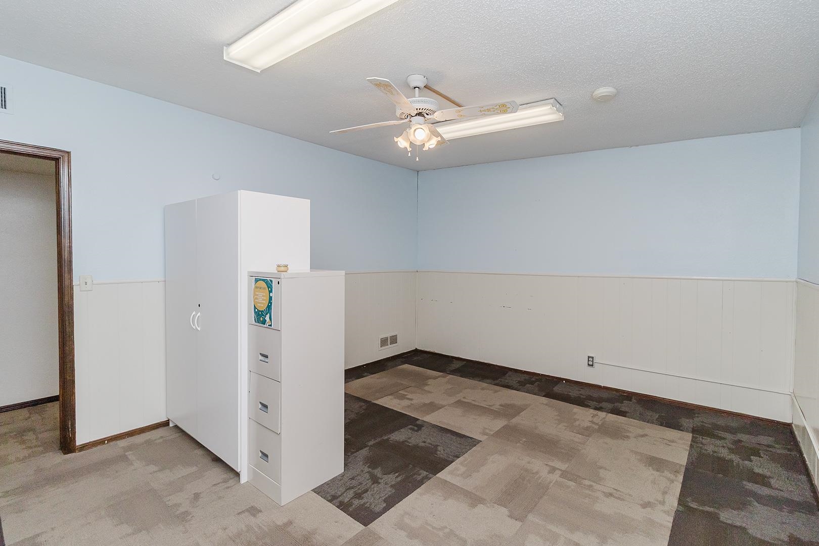1319 E 17th Hutchinson KS 67501