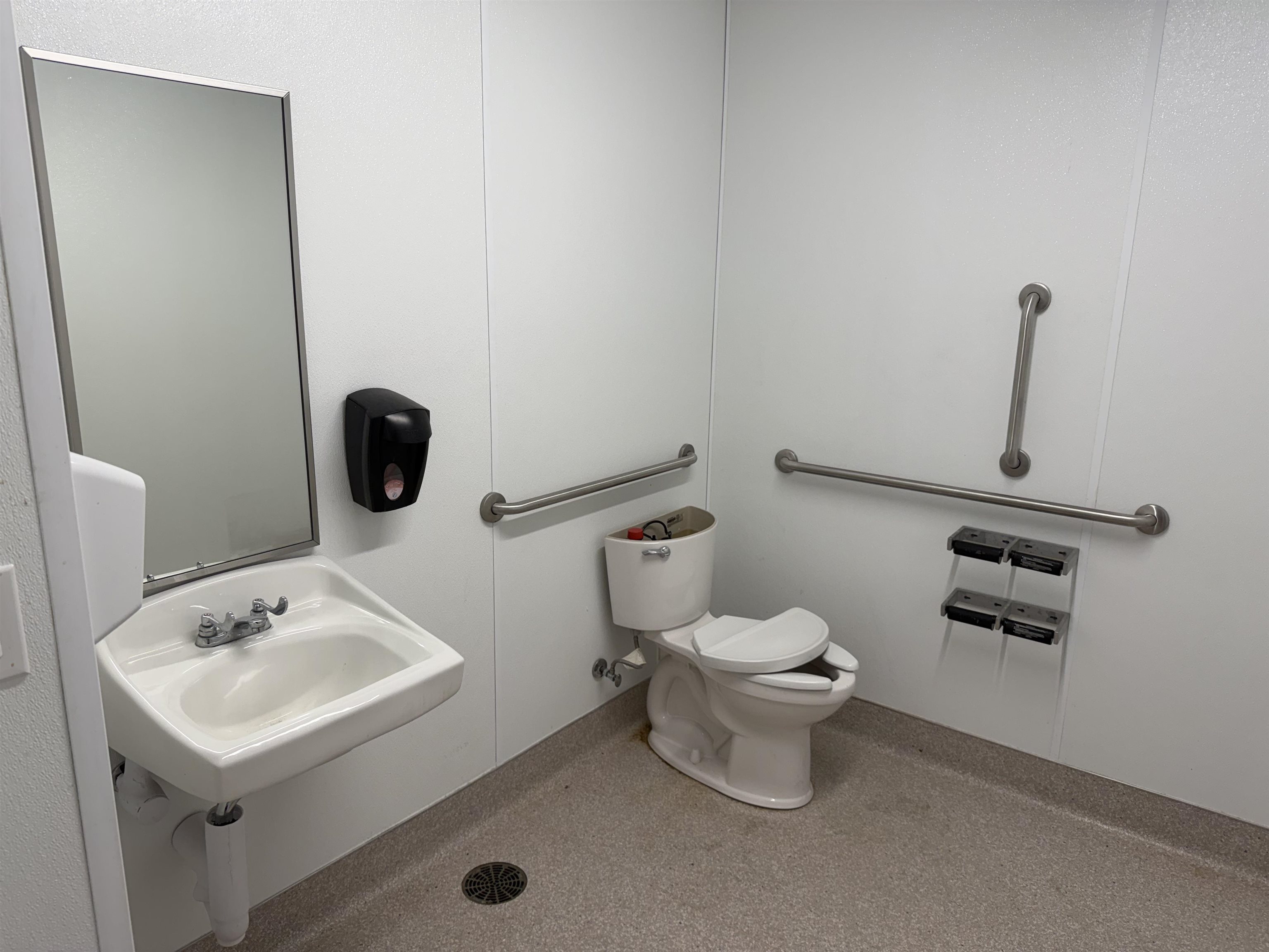 826 N Roosevelt Marion KS 66861