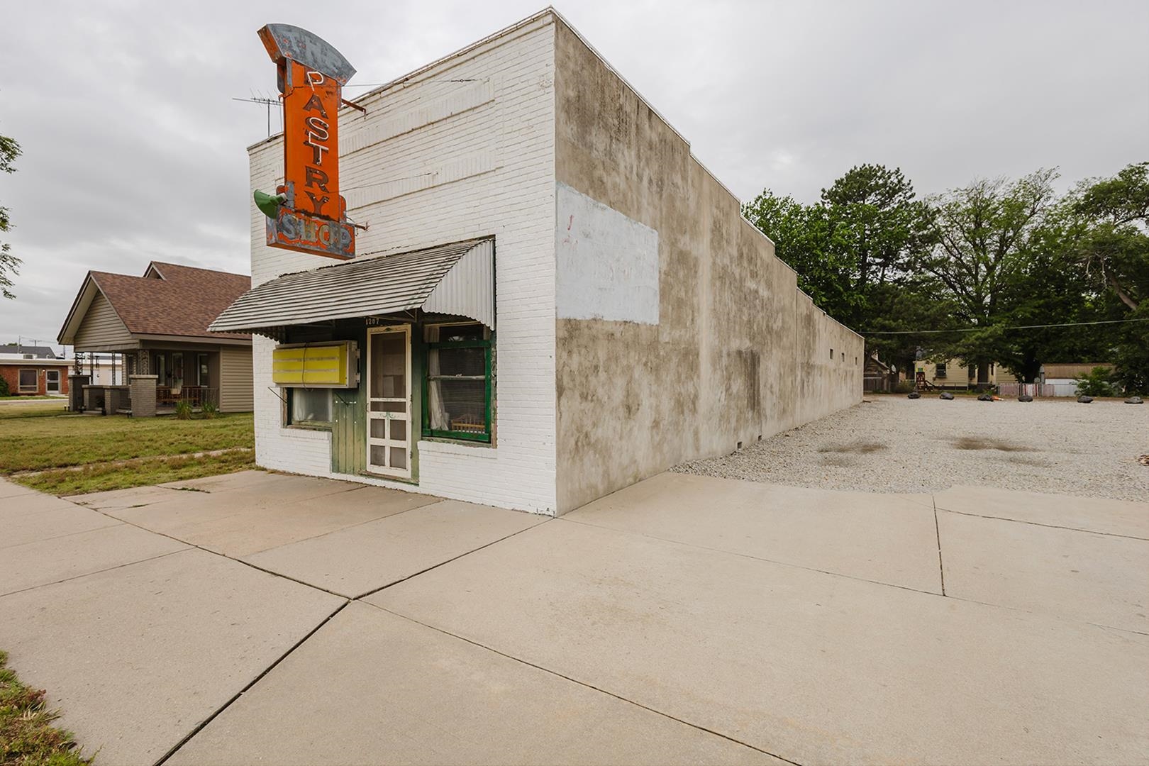 1207 Washington Great Bend KS 67530