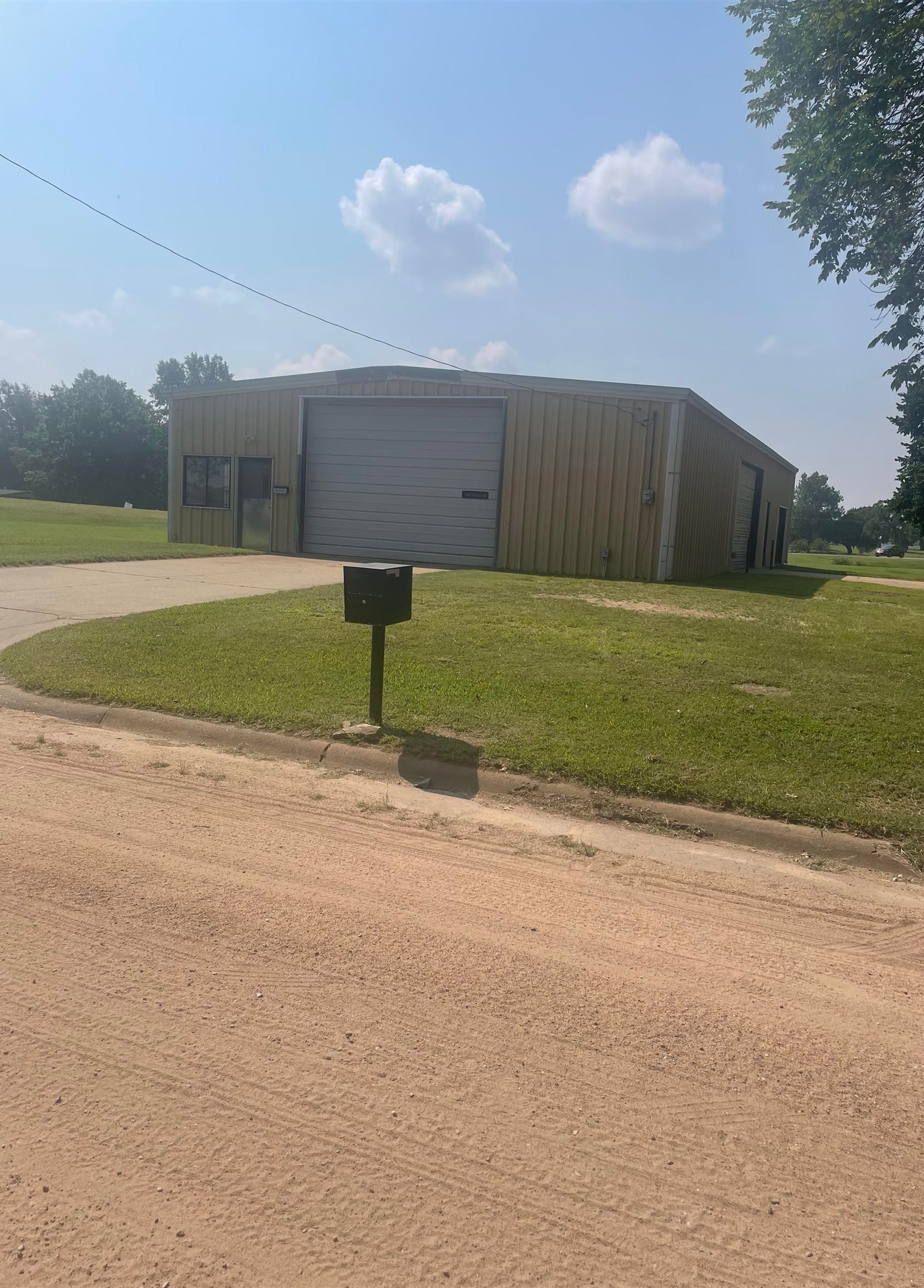 905 E 8th Street Harper KS 67058