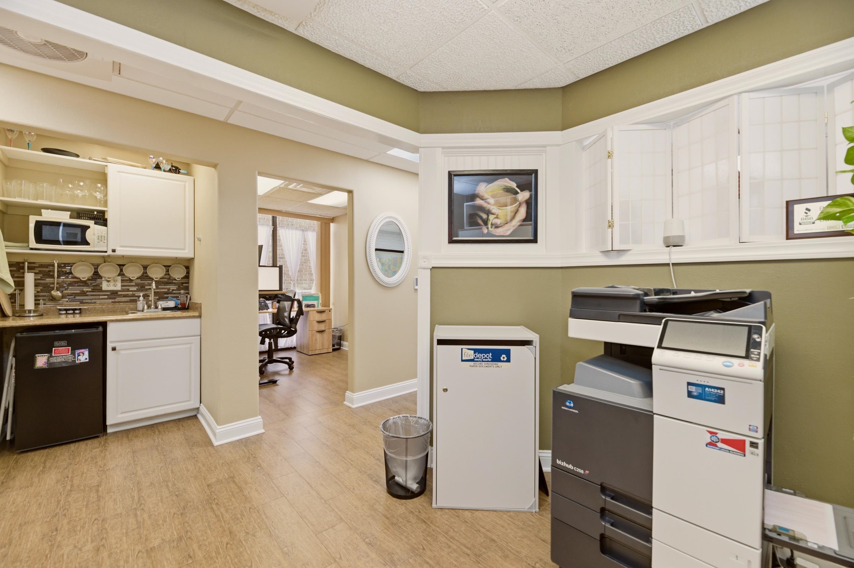241 N Hillside Street Wichita KS 67214