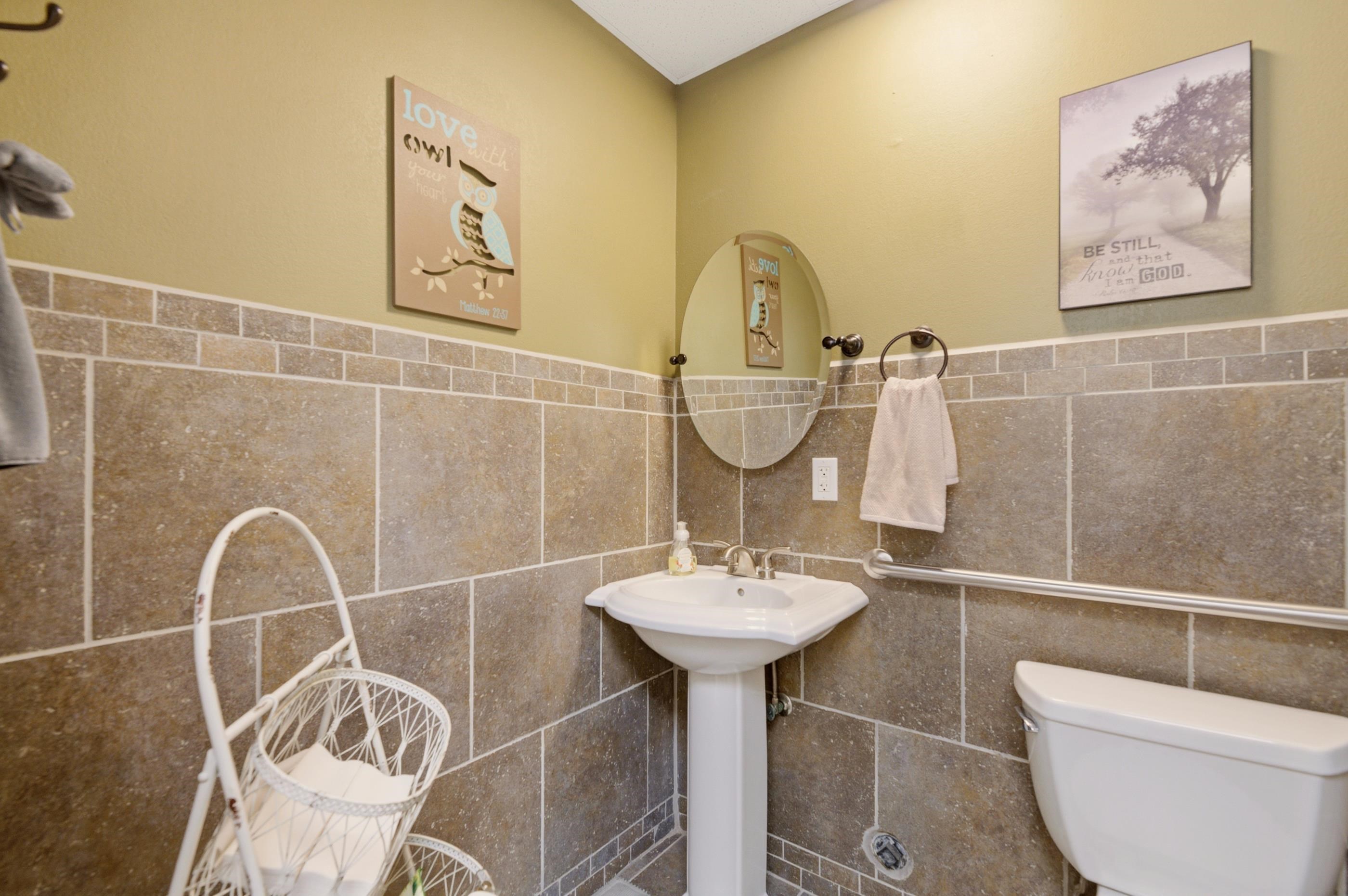 241 N Hillside Street Wichita KS 67214