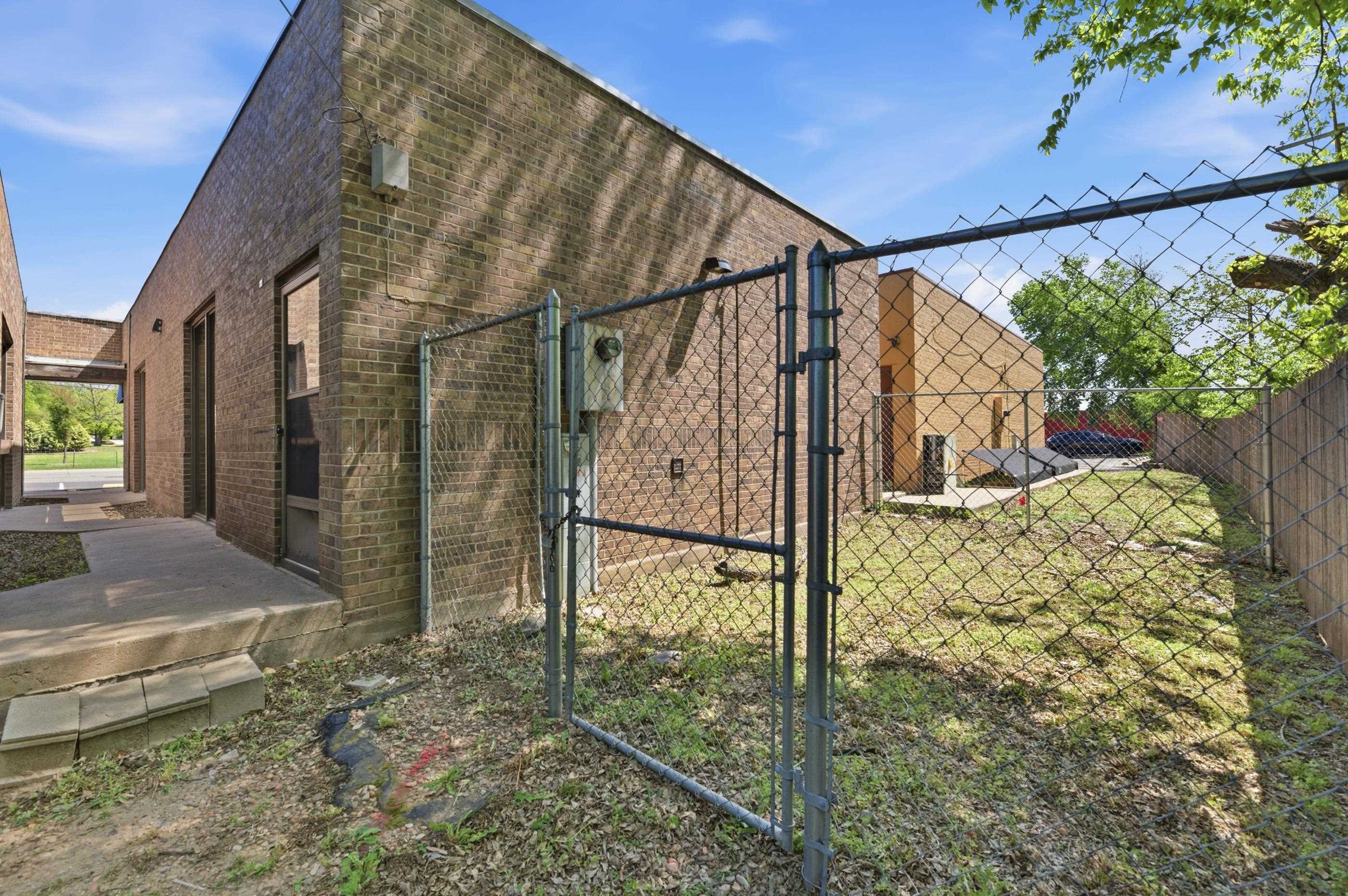 241 N Hillside Street Wichita KS 67214