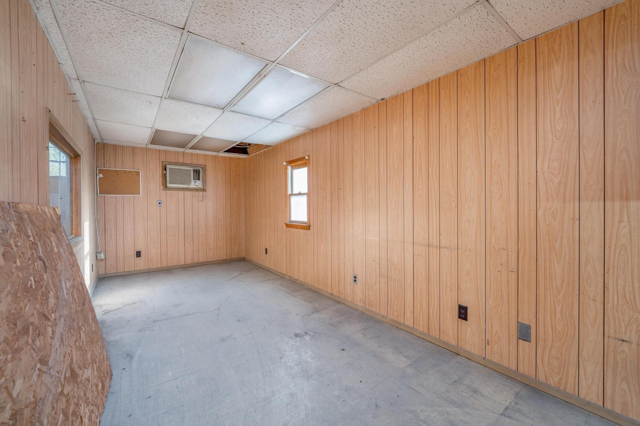 202 E Hillside Wellington KS 67152
