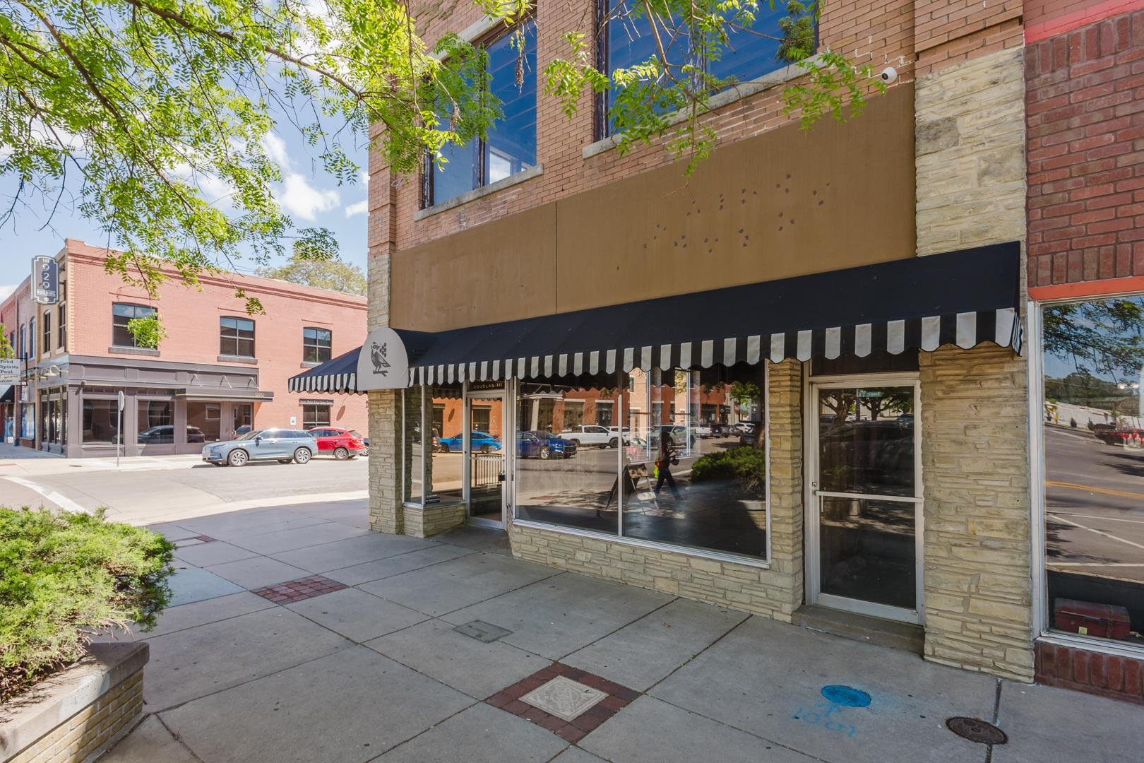 1001 W Douglas Avenue Wichita KS 67213