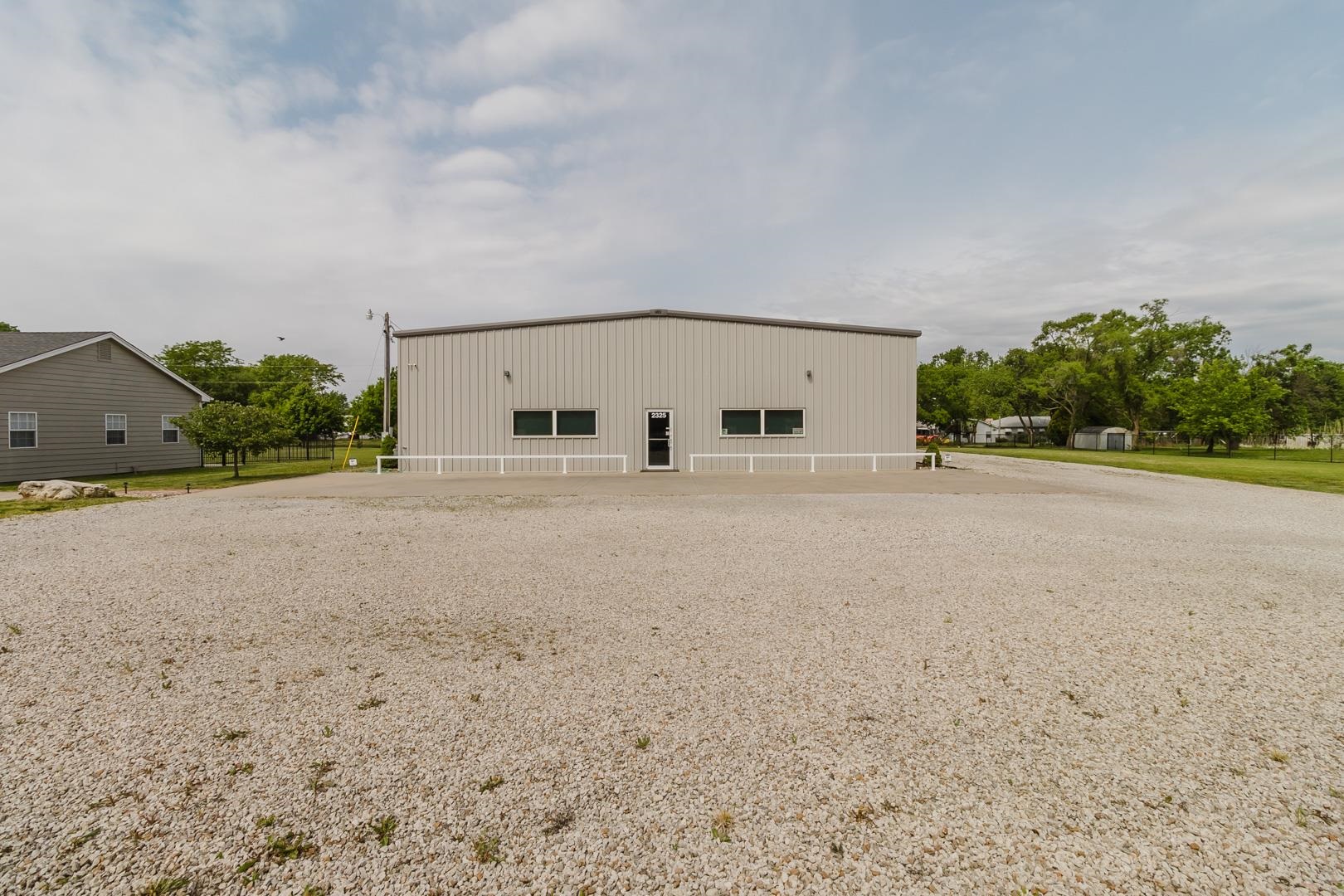 2325 S Crest Wichita KS 67207