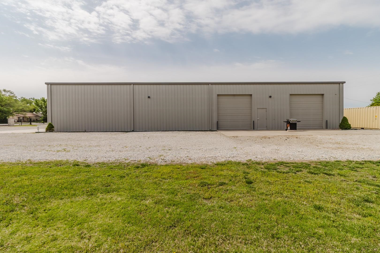 2325 S Crest Wichita KS 67207