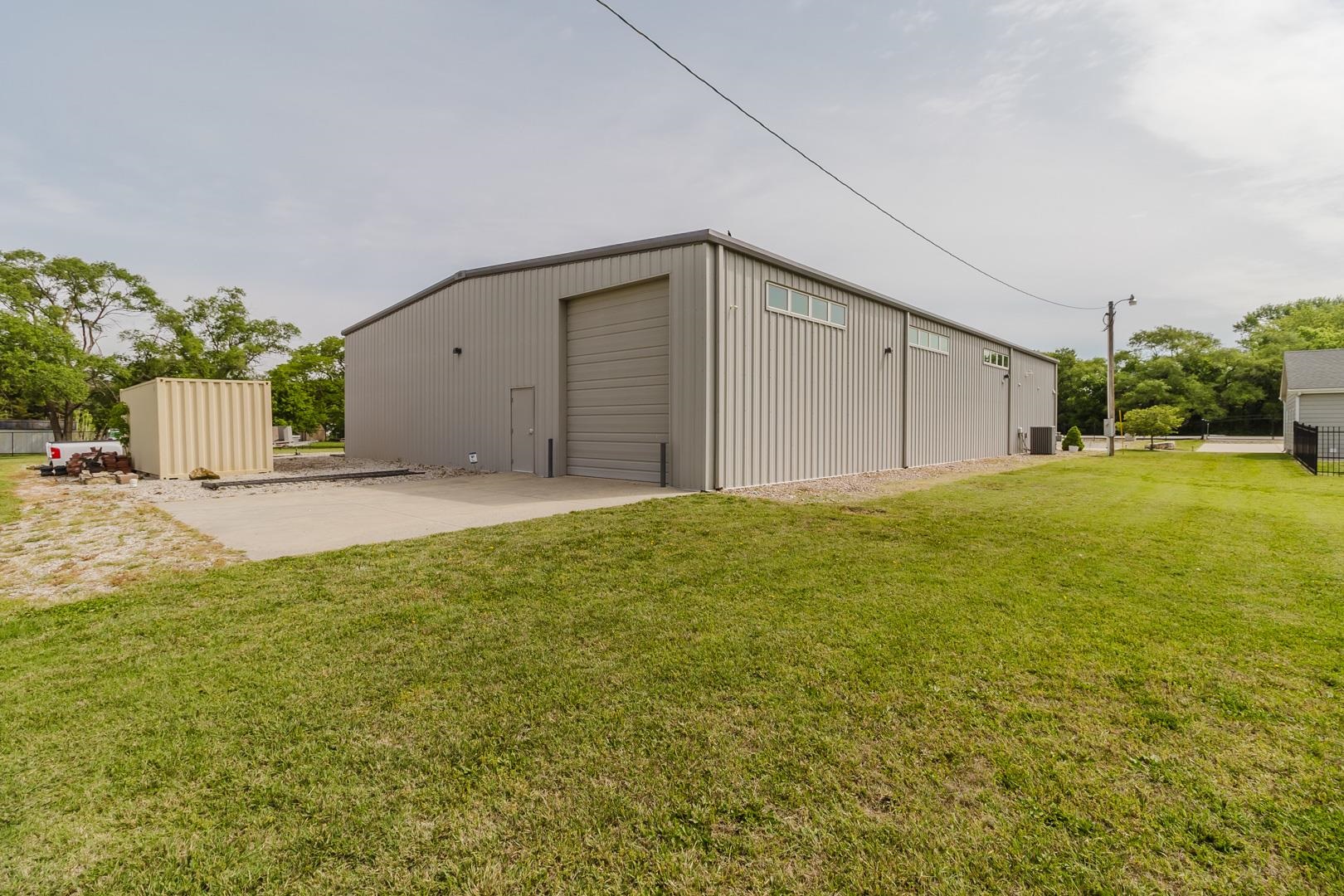 2325 S Crest Wichita KS 67207