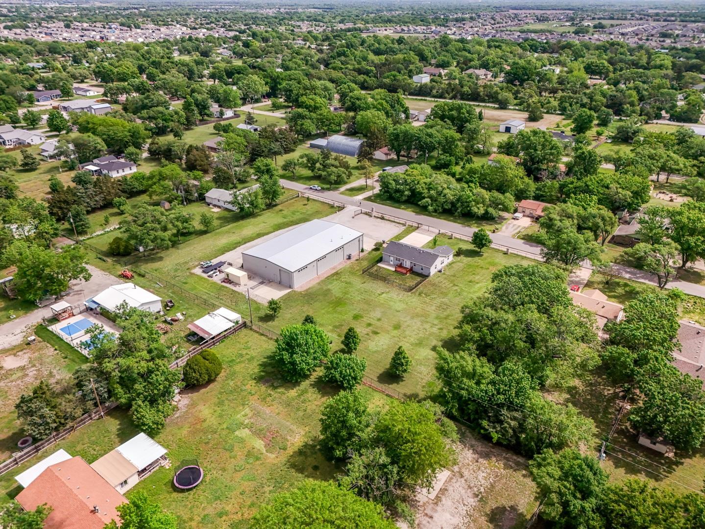 2325 S Crest Wichita KS 67207
