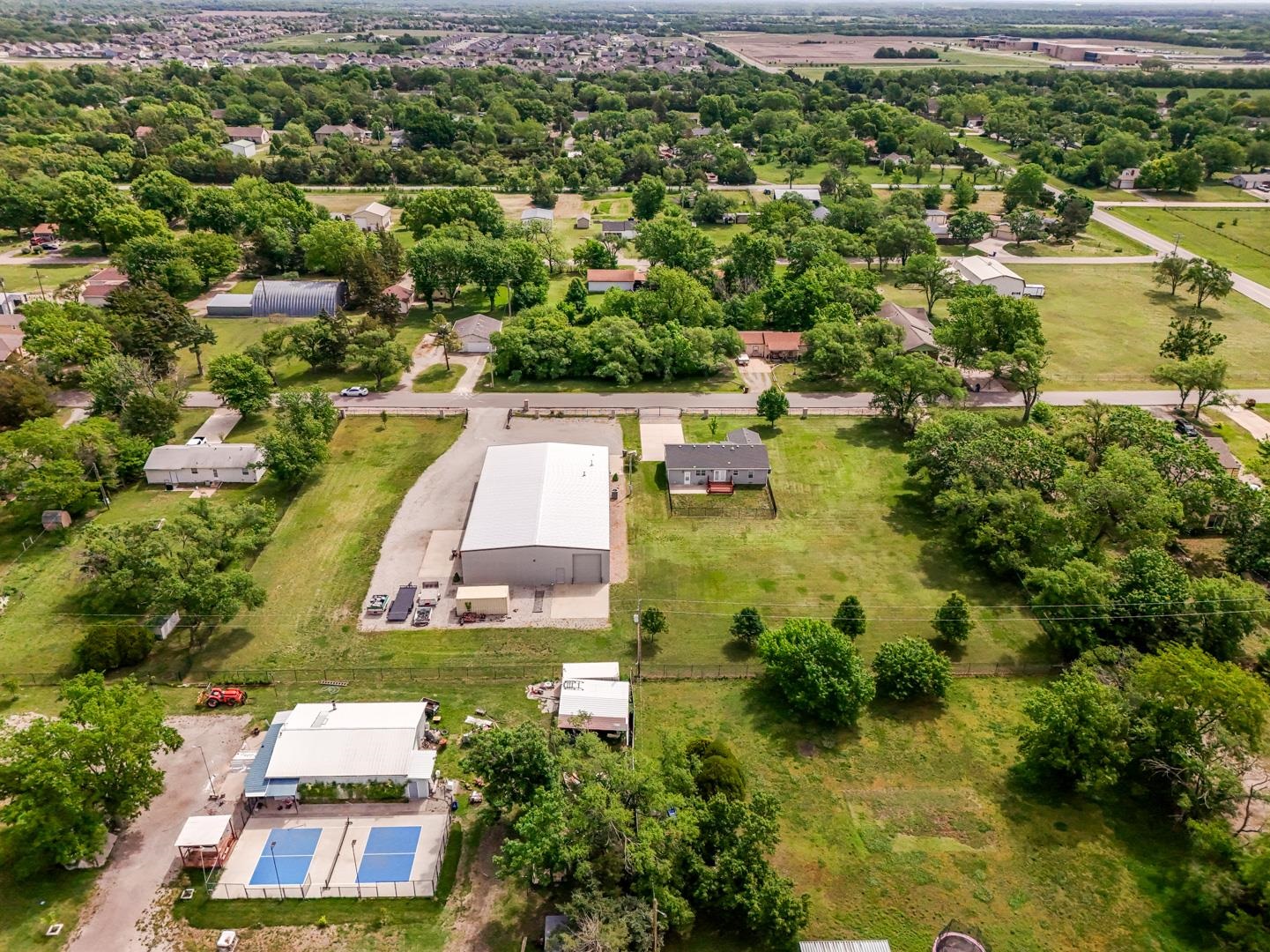 2325 S Crest Wichita KS 67207