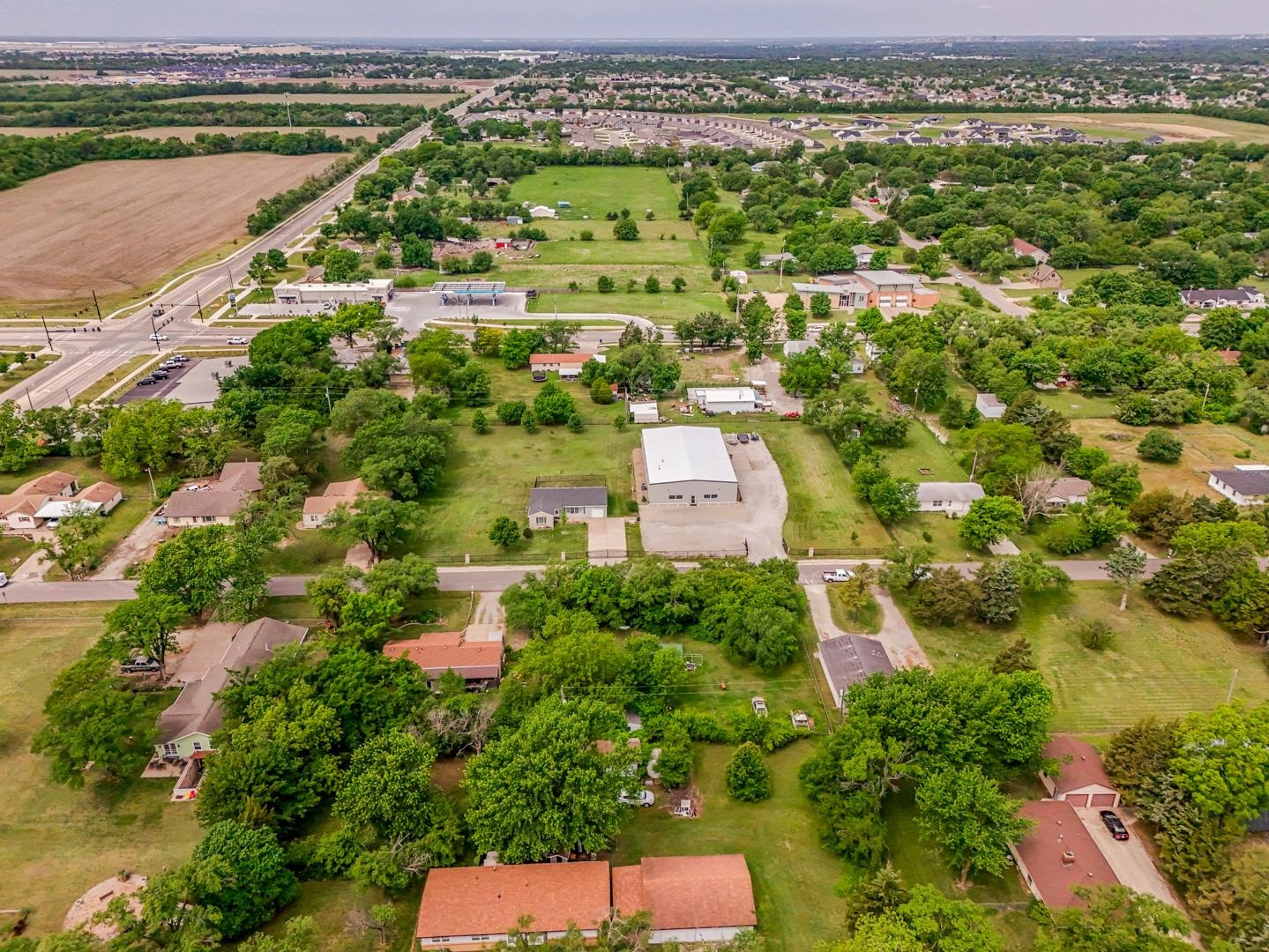 2325 S Crest Wichita KS 67207