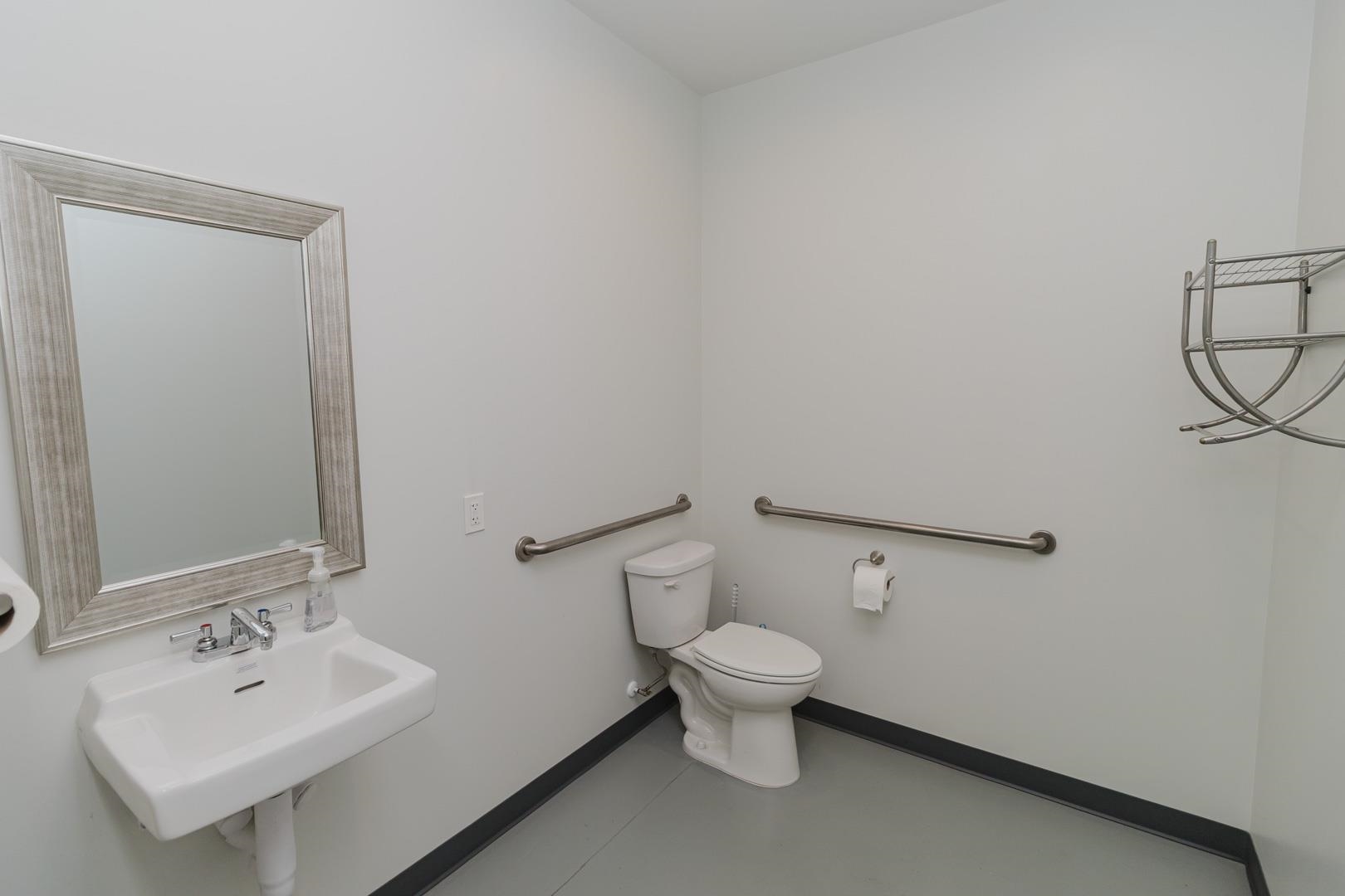 2325 S Crest Wichita KS 67207