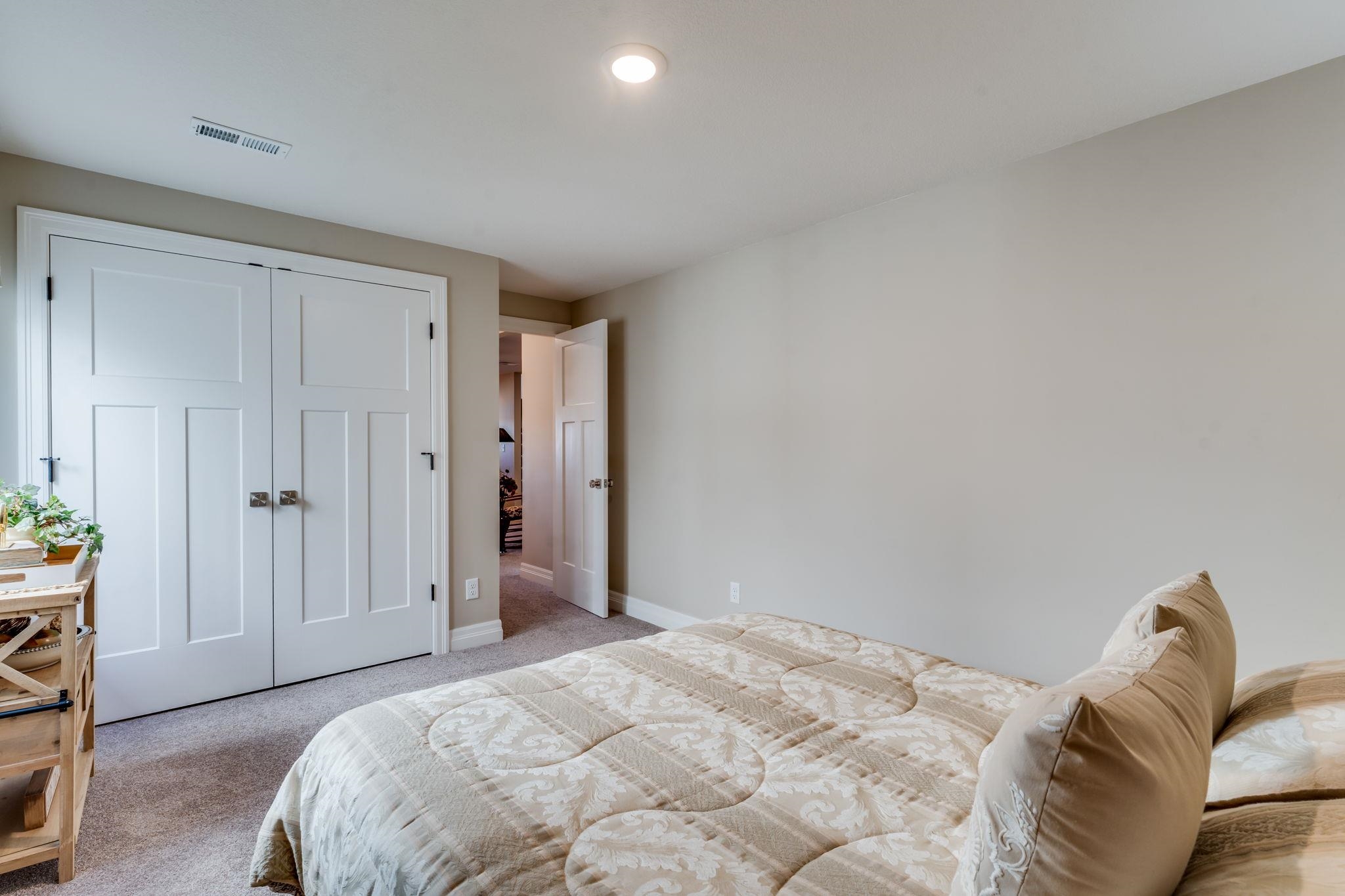 918 N Bayshore Street Wichita KS 67212