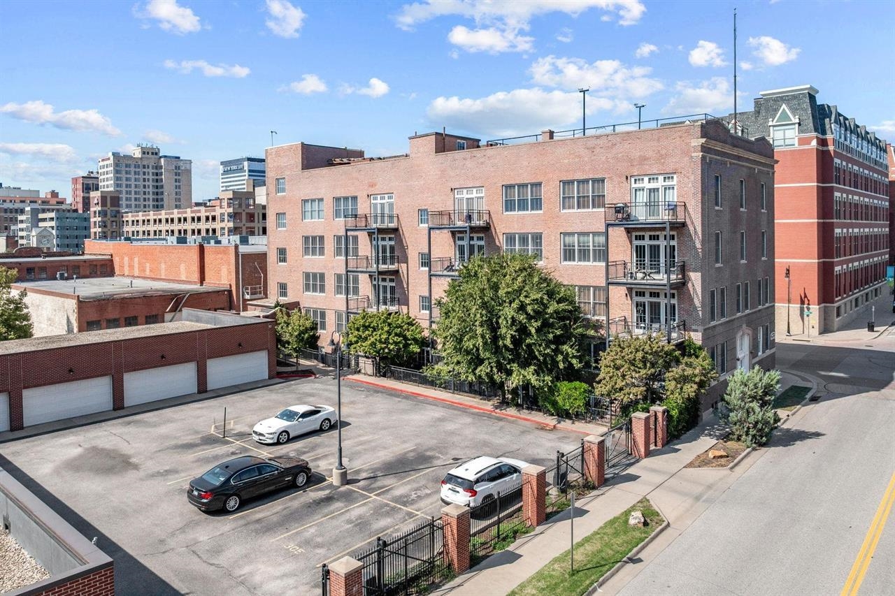 Wichita KS, 201 S Saint Francis, Unit #500