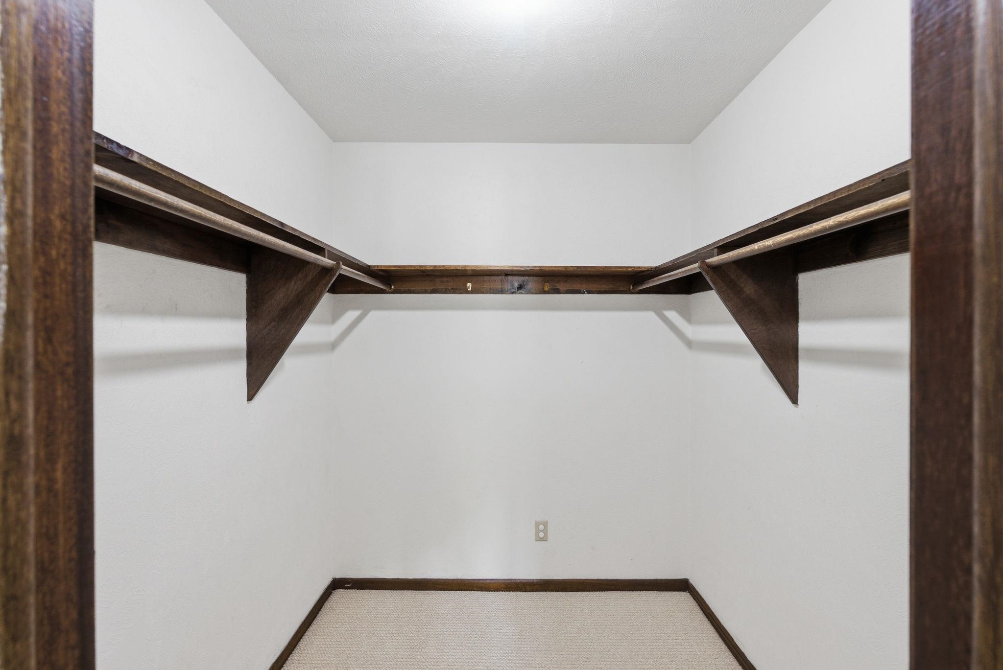 641 N Woodlawn Wichita KS 67208