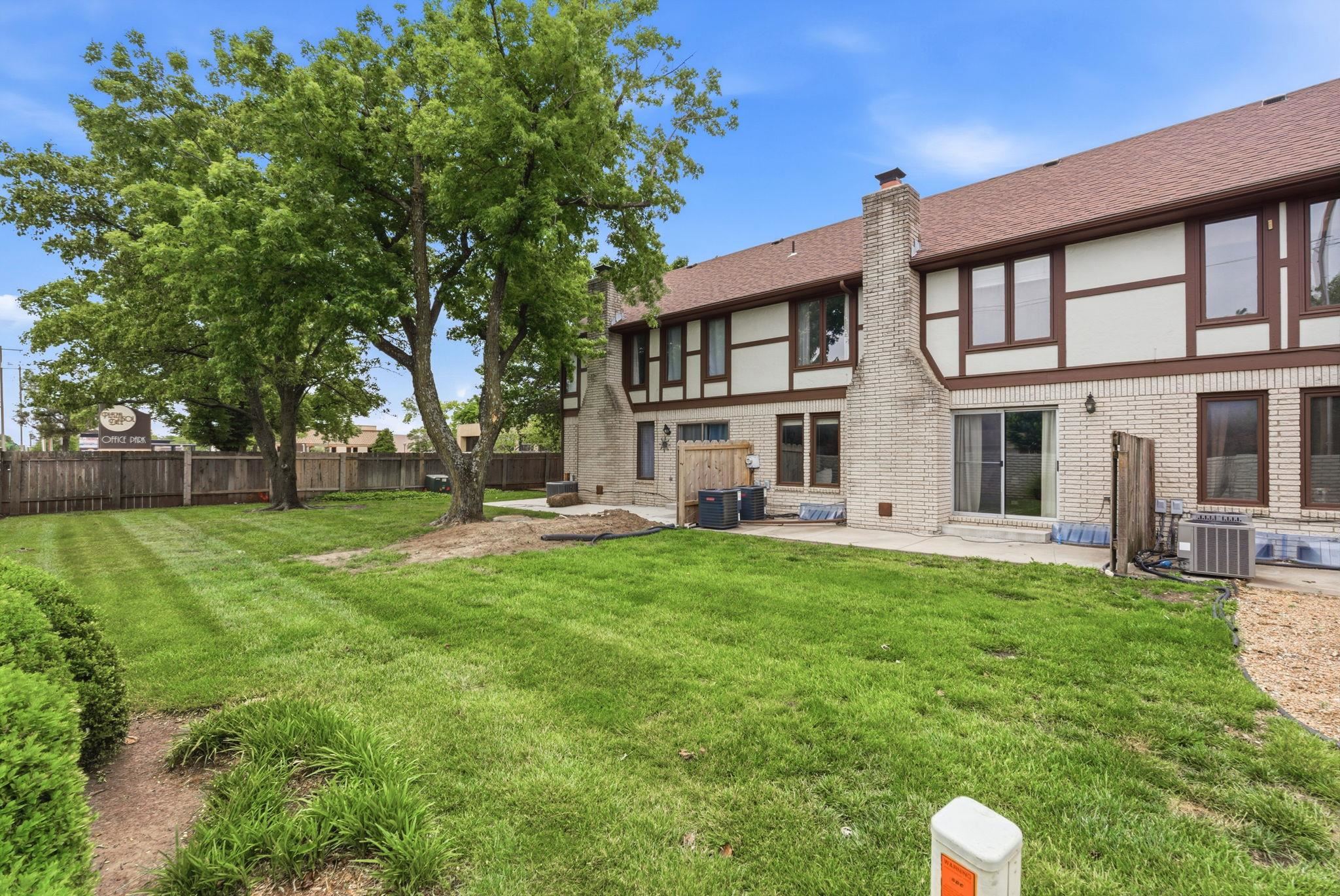 641 N Woodlawn Wichita KS 67208
