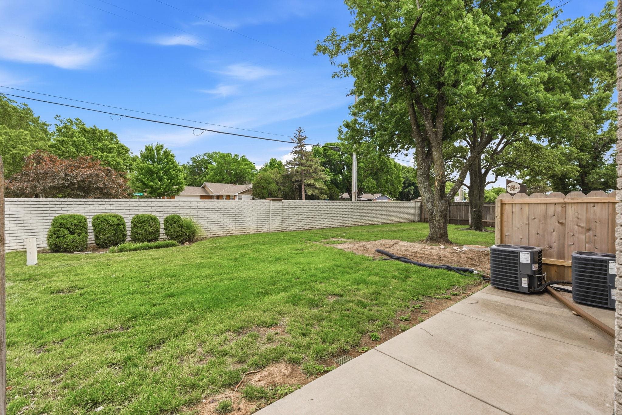 641 N Woodlawn Wichita KS 67208