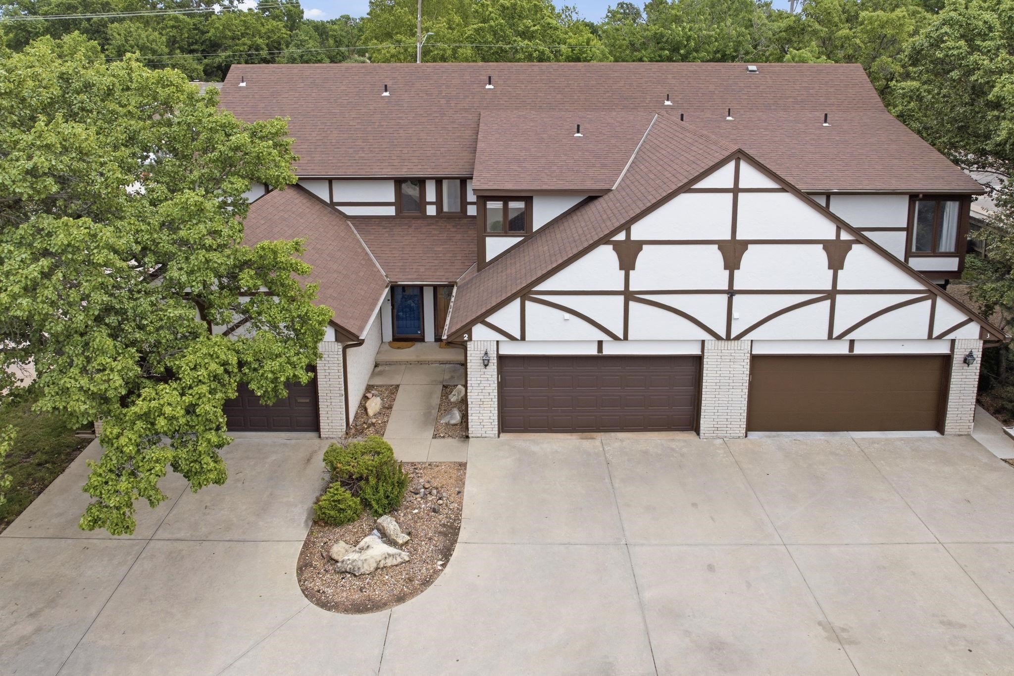 641 N Woodlawn Wichita KS 67208