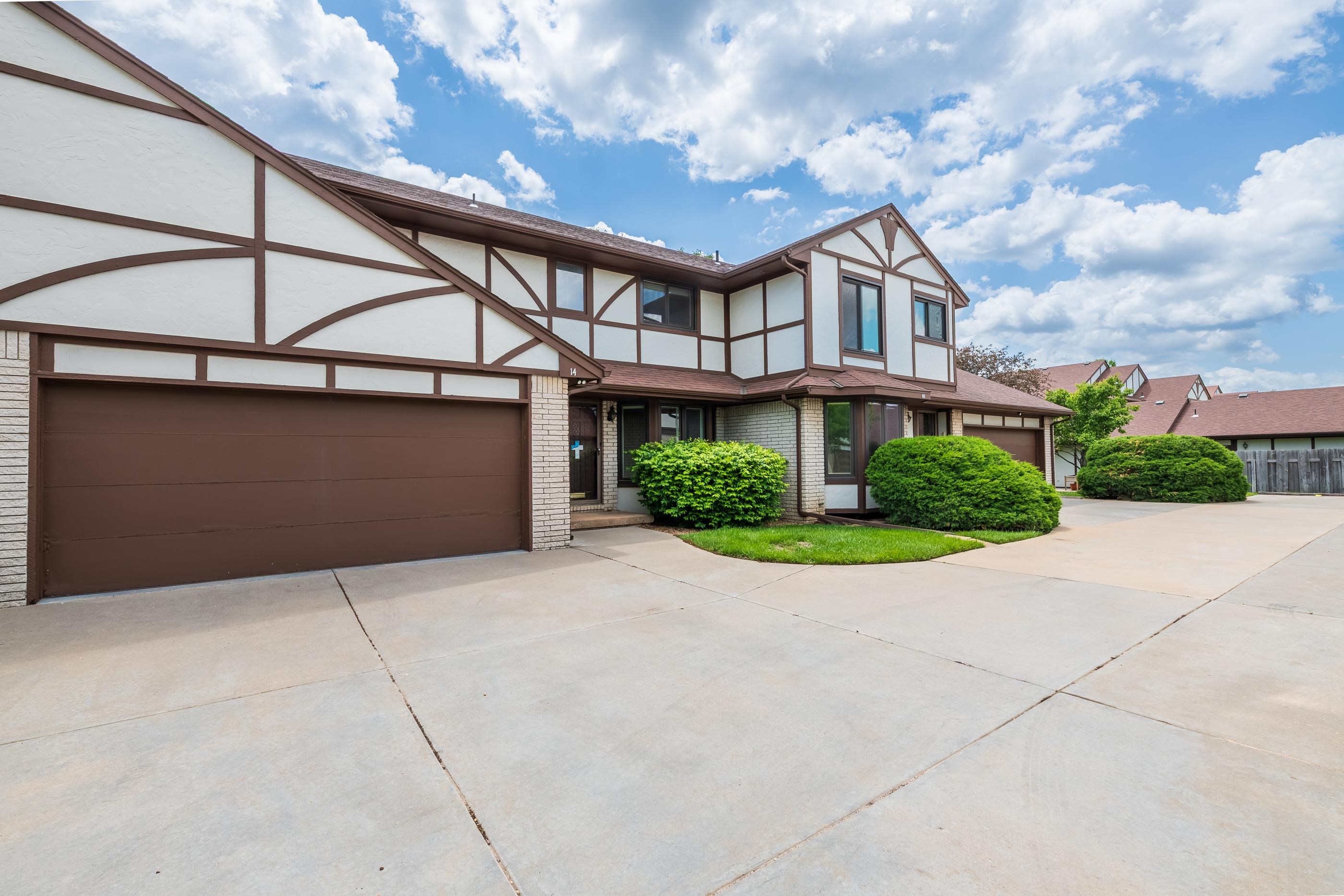 641 N Woodlawn Wichita KS 67208