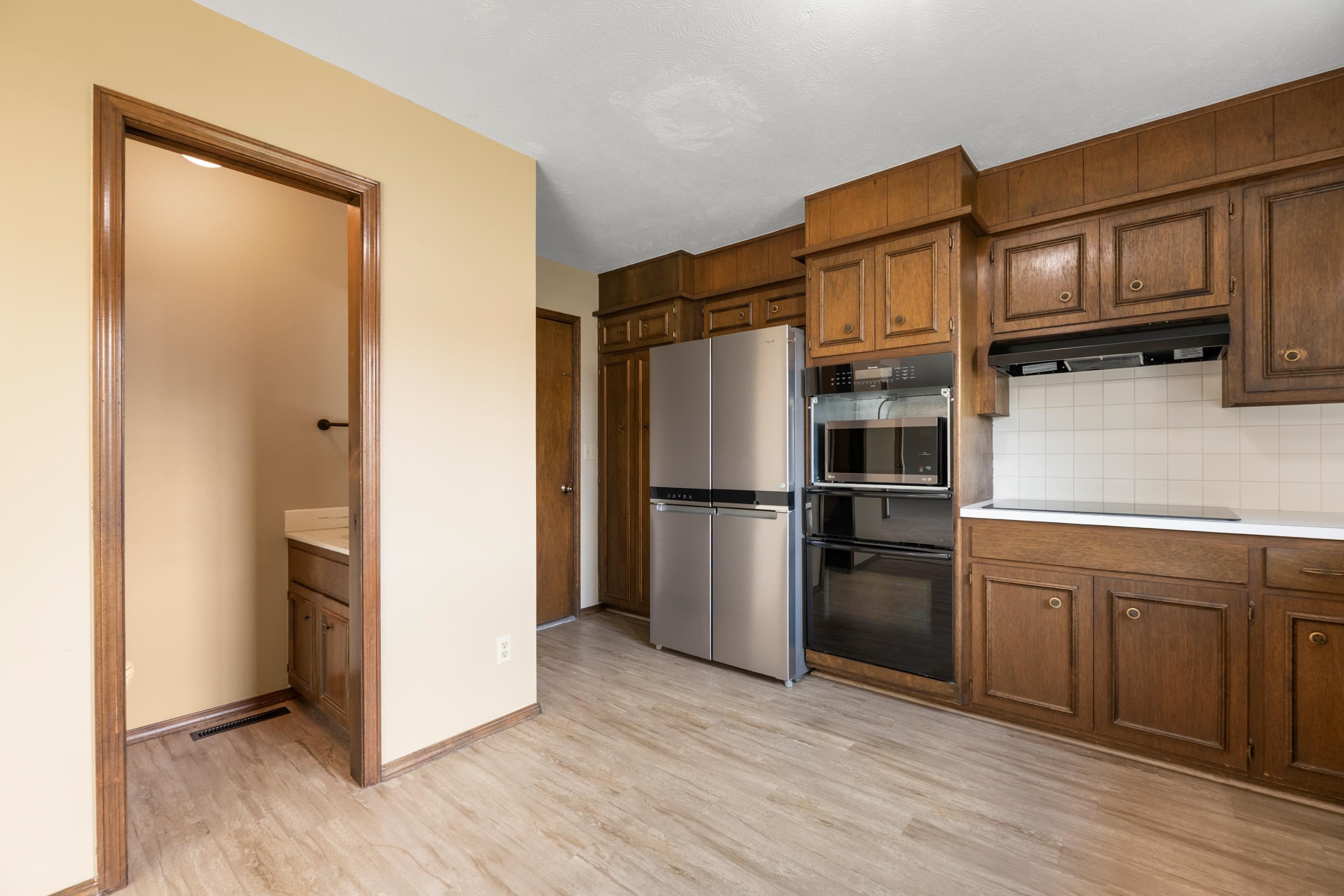 641 N Woodlawn Wichita KS 67208