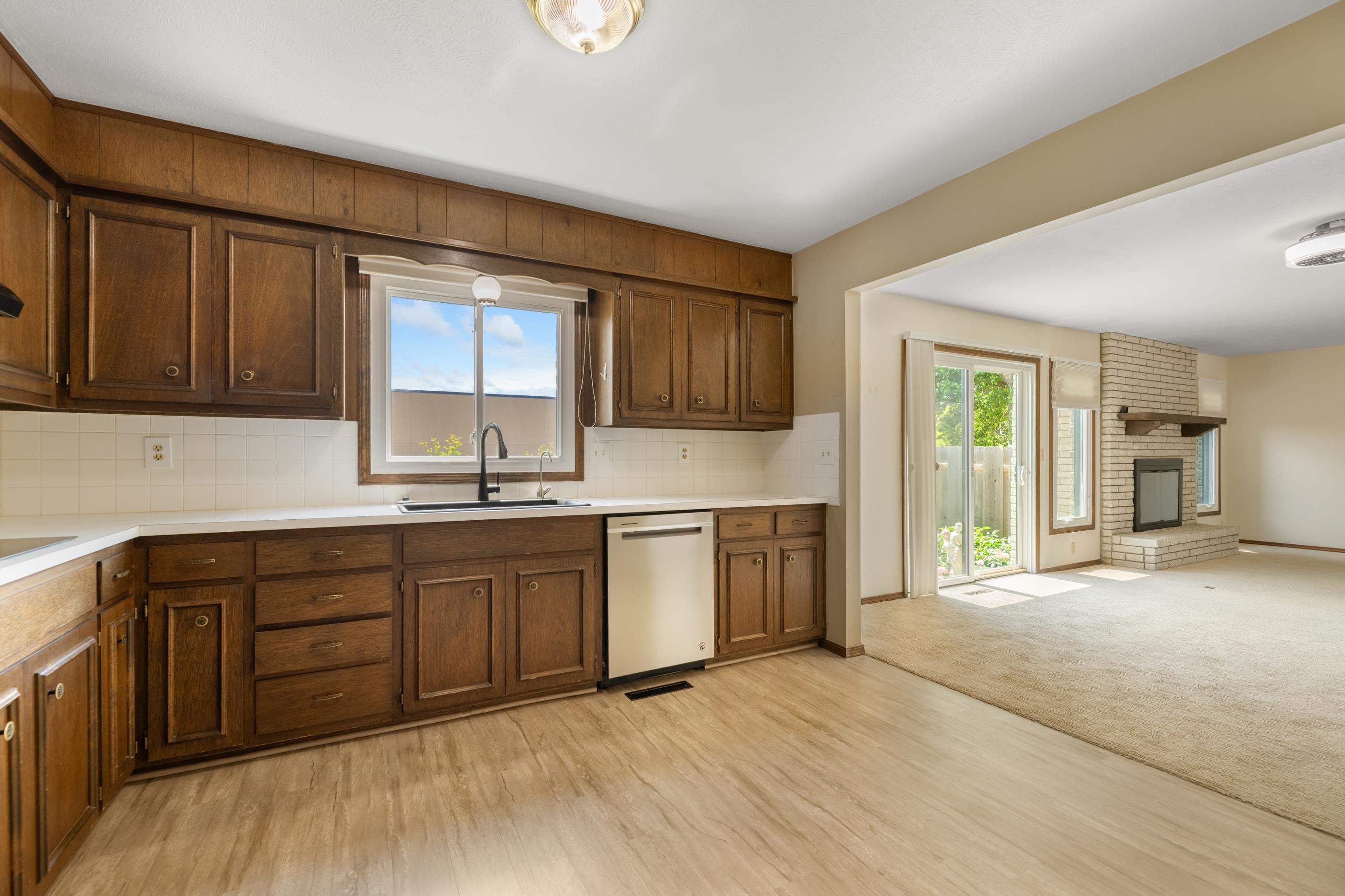 641 N Woodlawn Wichita KS 67208