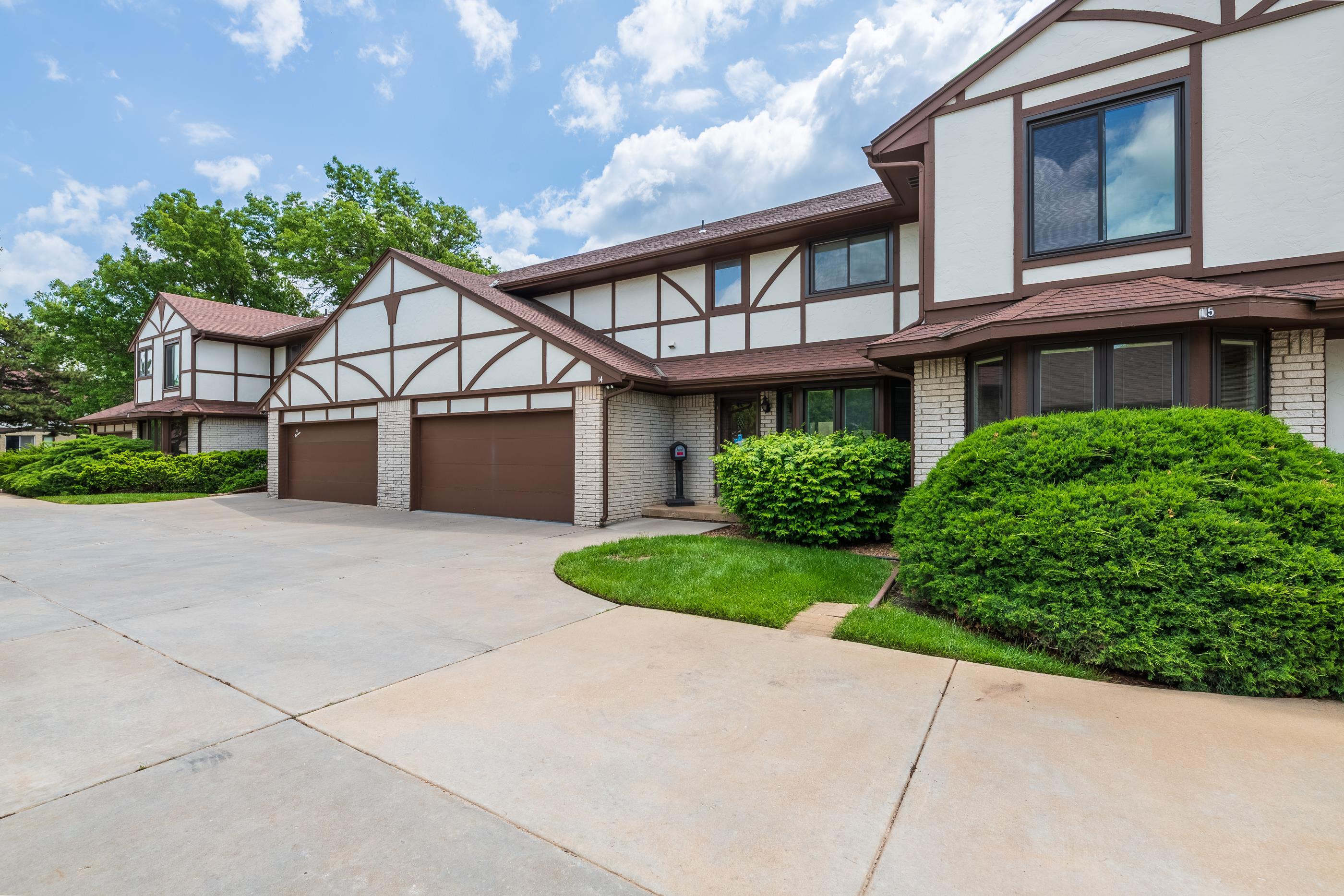 641 N Woodlawn Wichita KS 67208