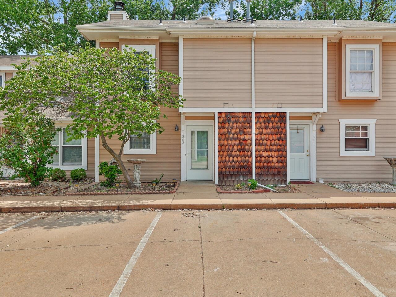 6725 W Shade Lane Wichita KS 67212