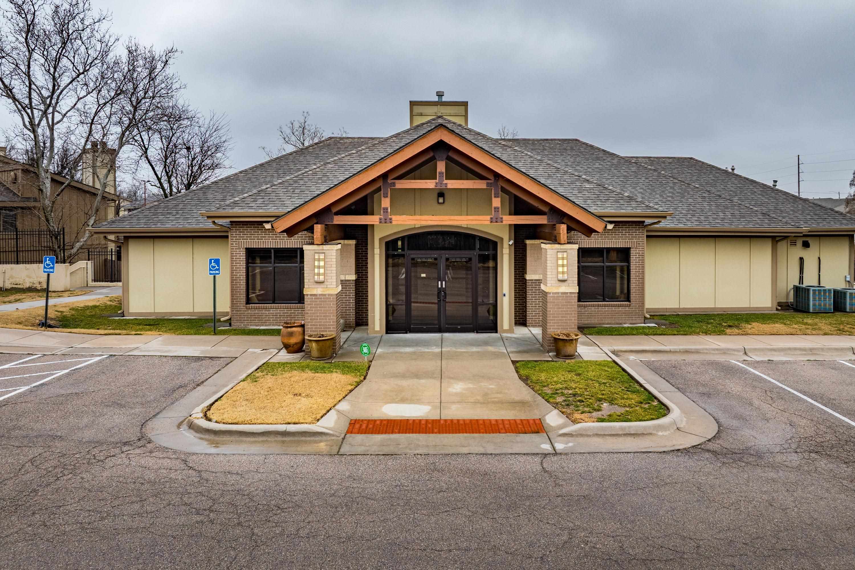8201 E Harry Street Wichita KS 67207-4655