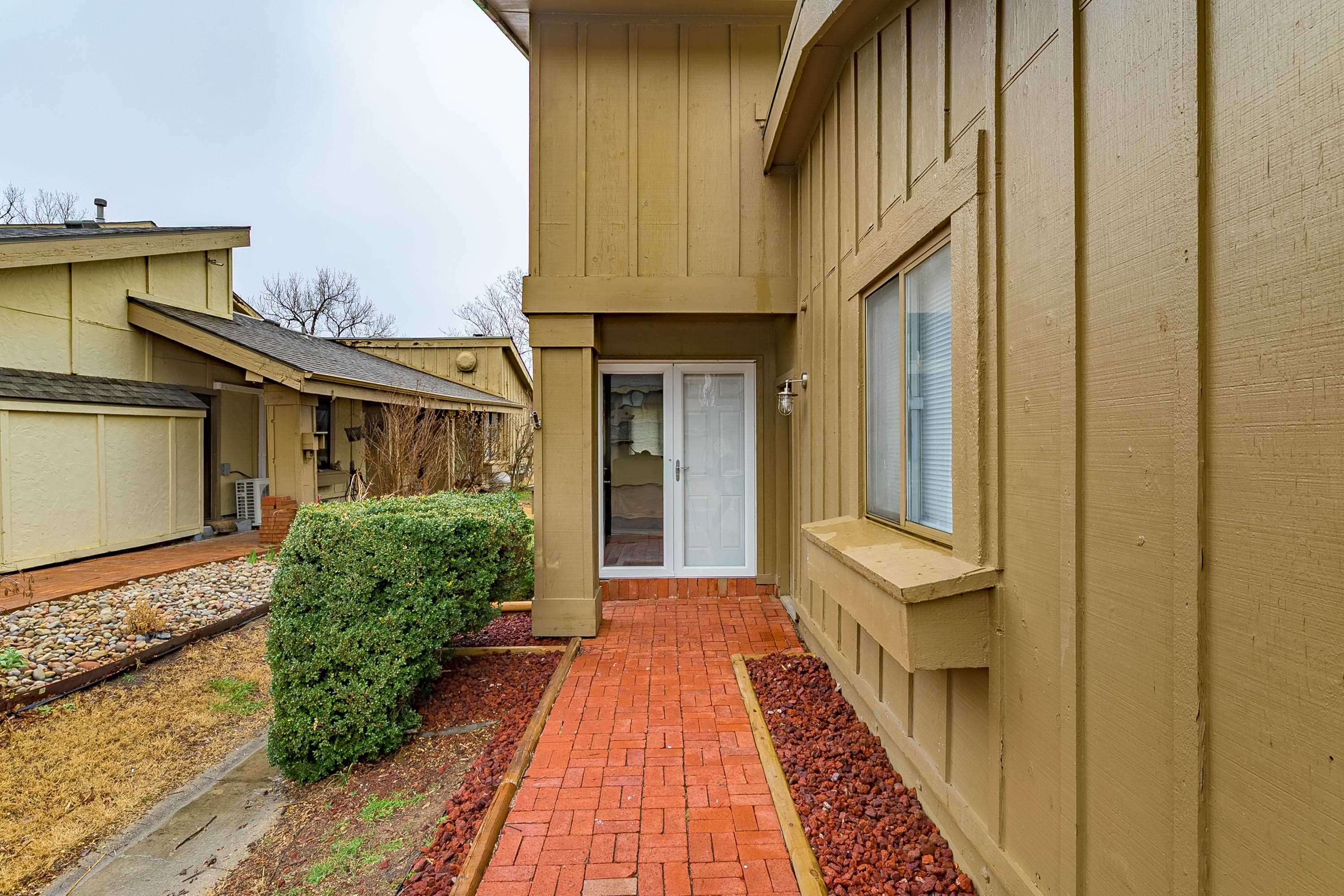 8201 E Harry Street Wichita KS 67207-4655