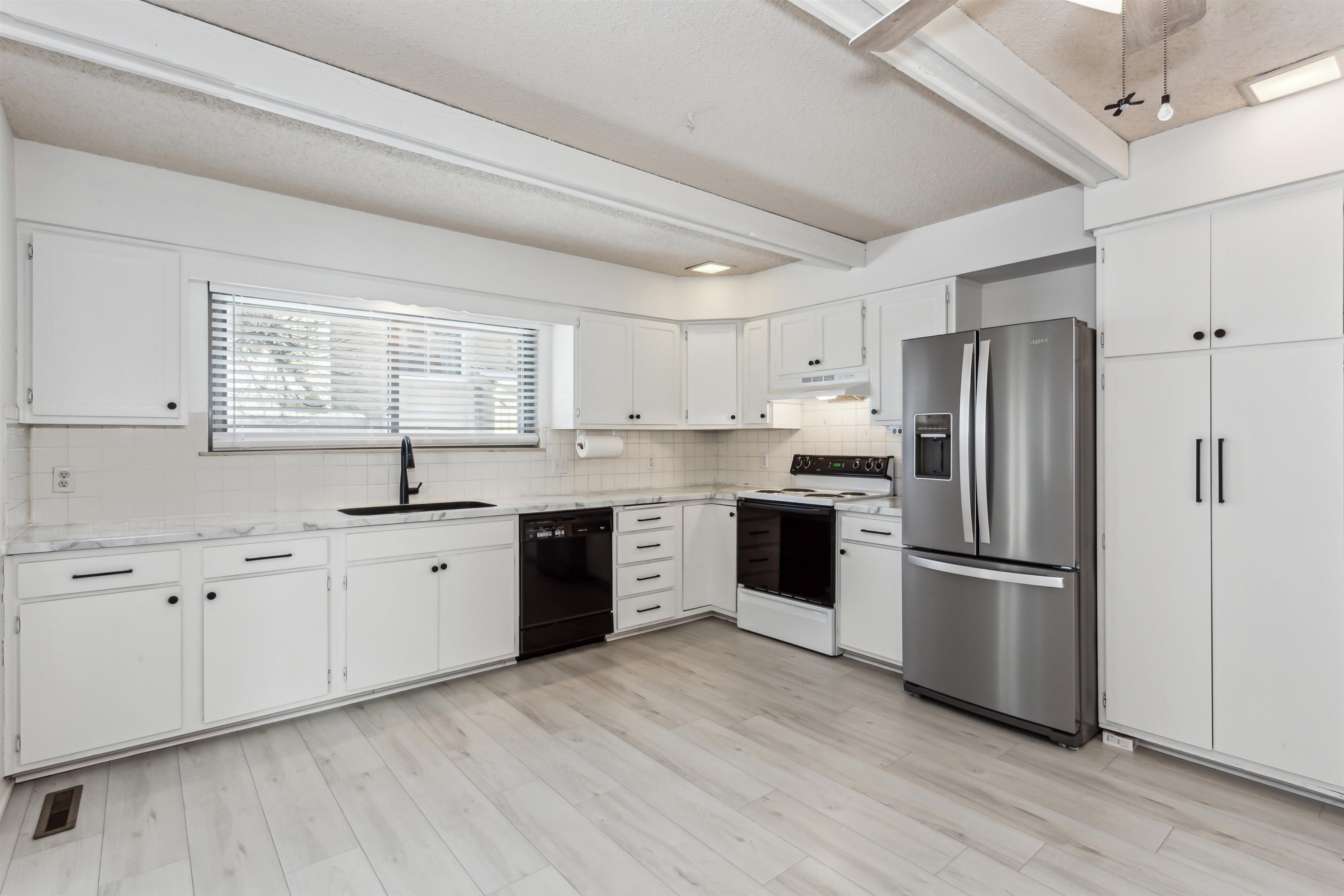 8325 E Harry Street Wichita KS 67207