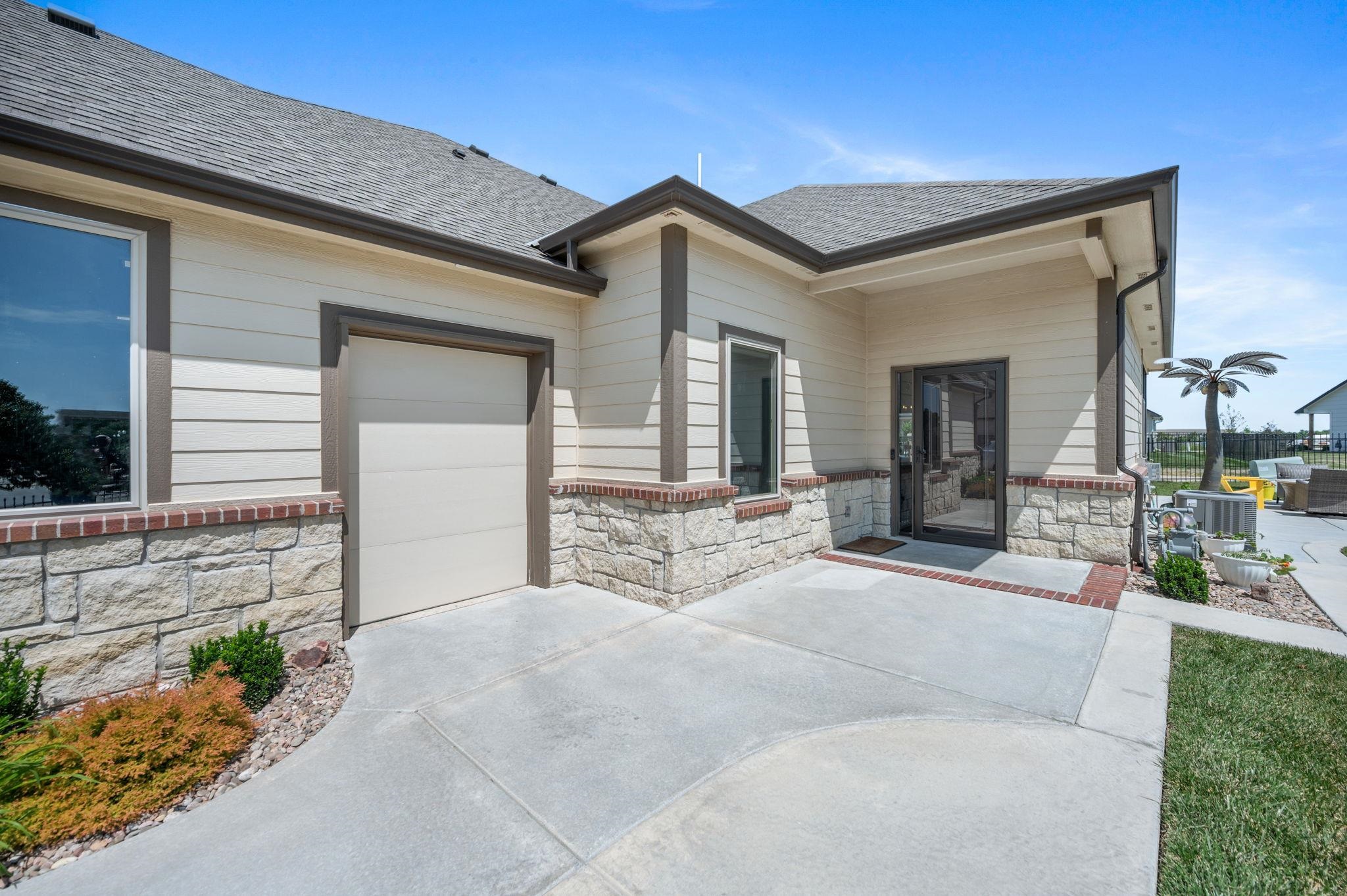 818 N Mccloud Circle Andover KS 67002