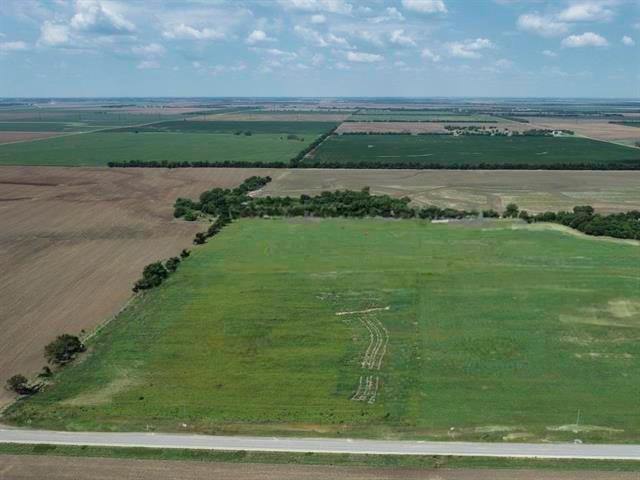 7 +/- Acres On 263rd Street Viola KS 67149