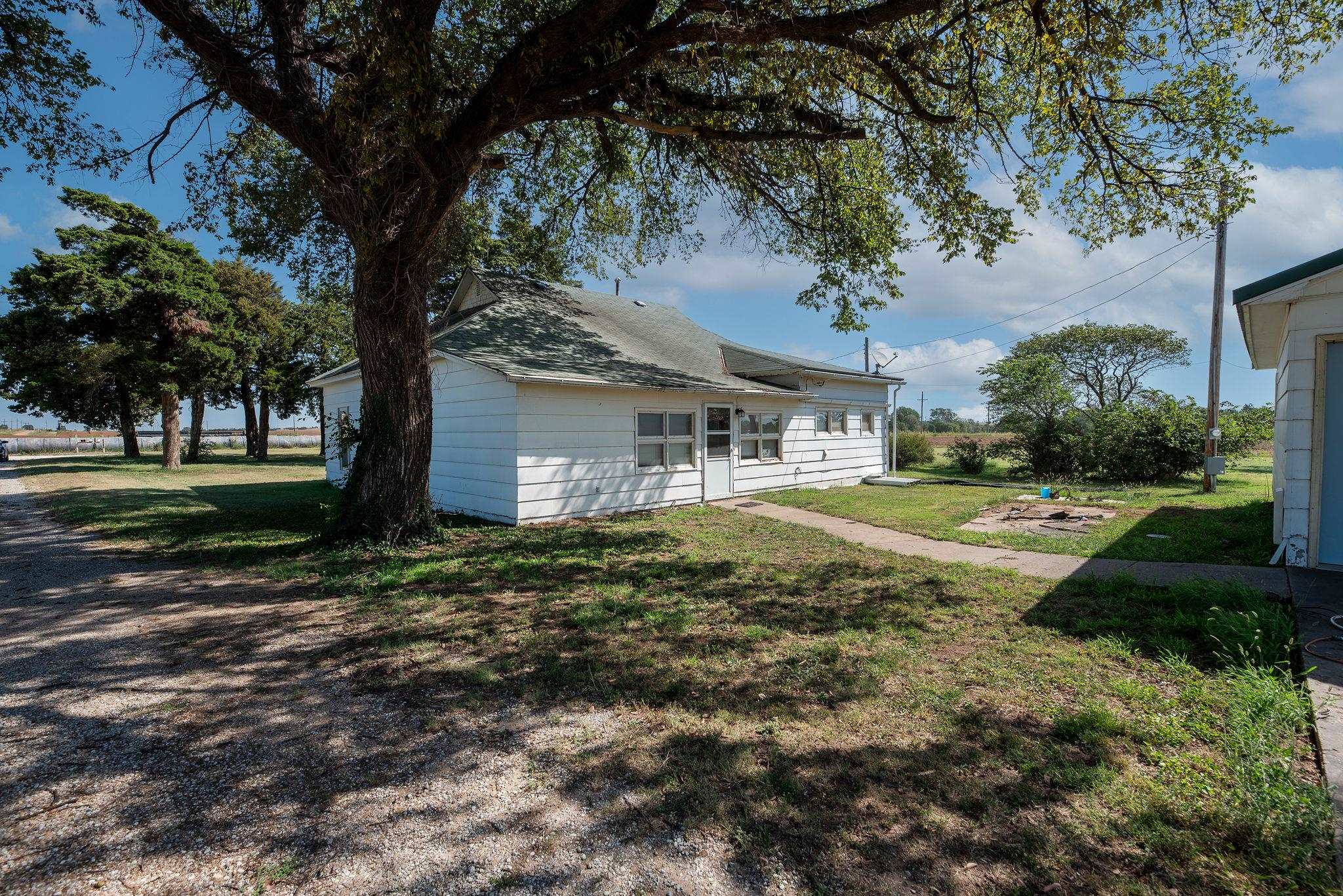 225 NW 160 Road Harper KS 67058
