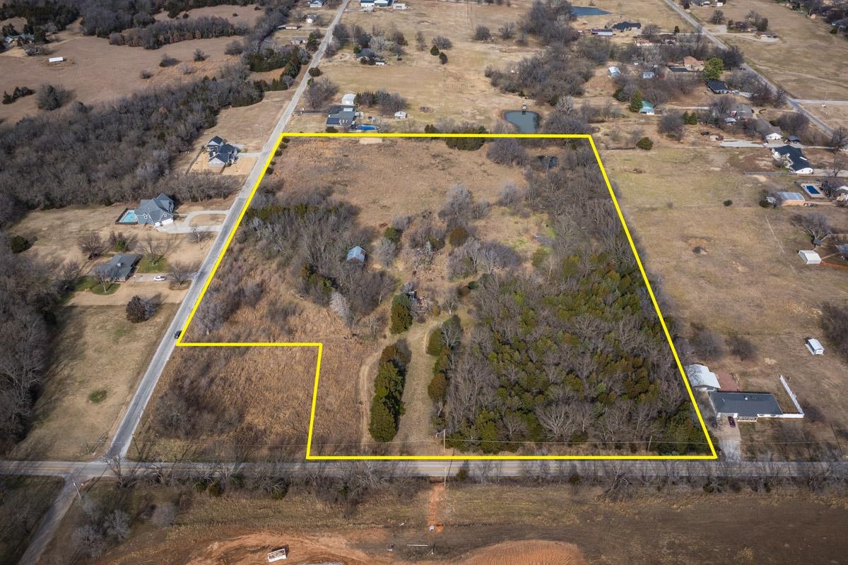 2216 E Chestnut Avenue Arkansas City KS 67005