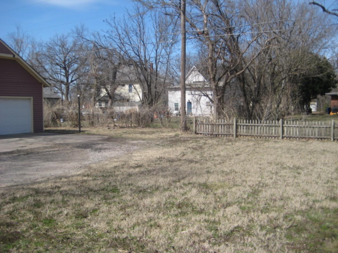 320 E 4th Street Newton KS 67114