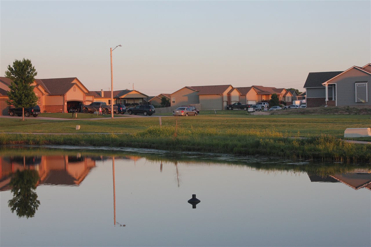 214 Springlake Court Newton KS 67114