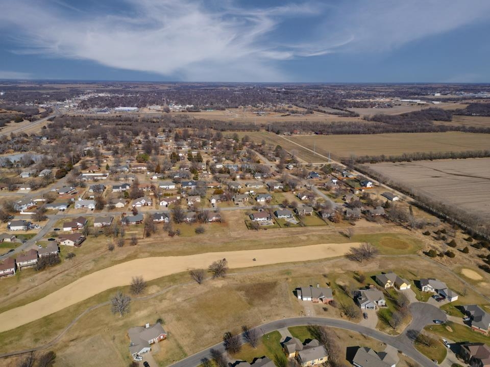 624 Quail Nest Road Winfield KS 67156