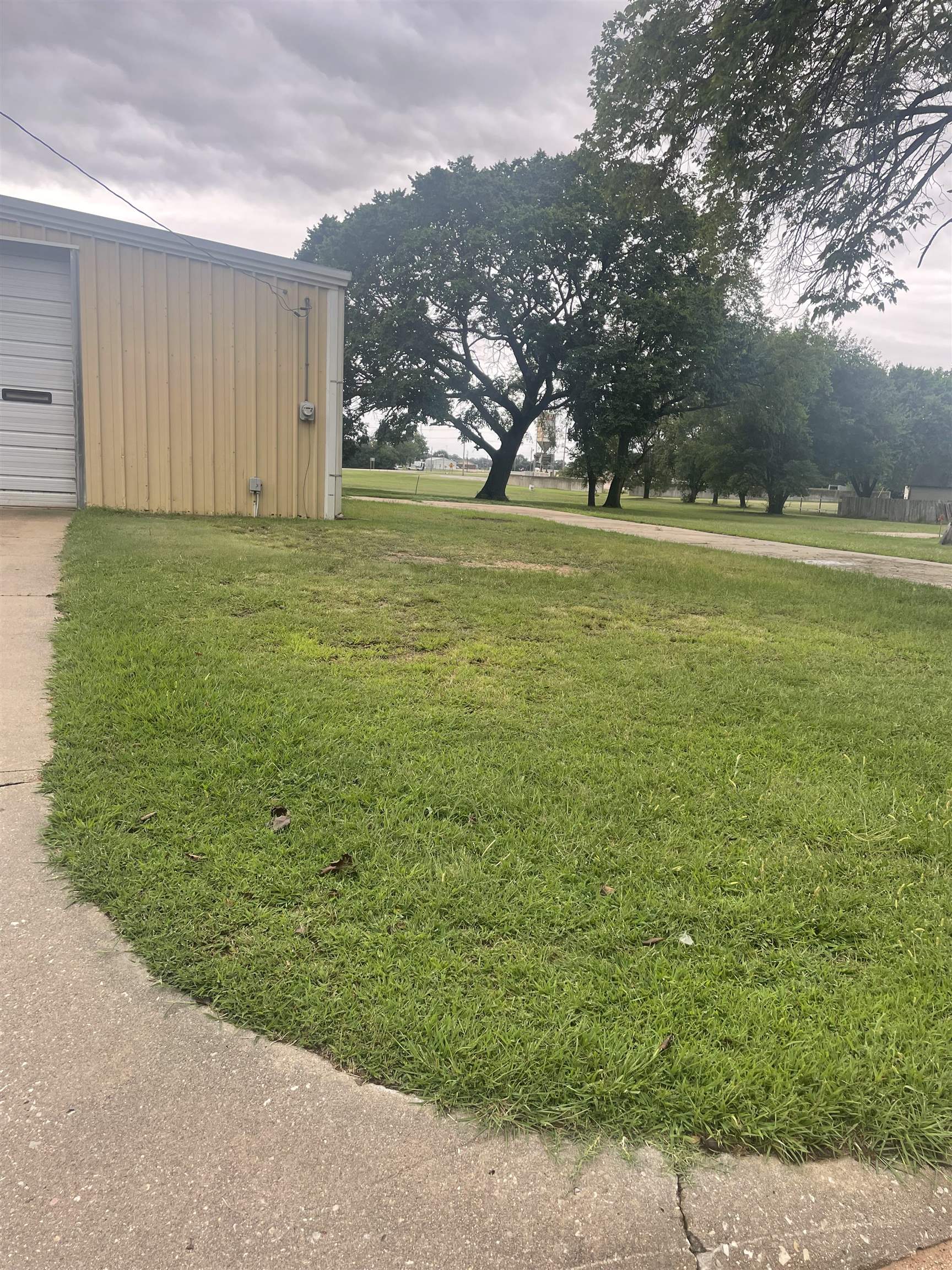 903 E 8th Street Harper KS 67058