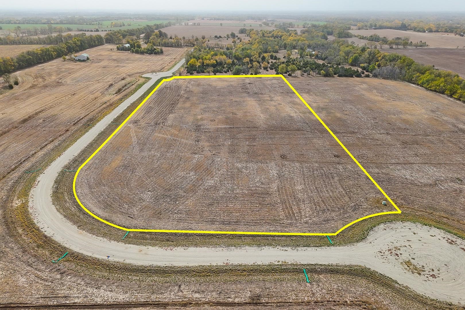 7.3 +/- Acres On SW 220th Douglass KS 67039