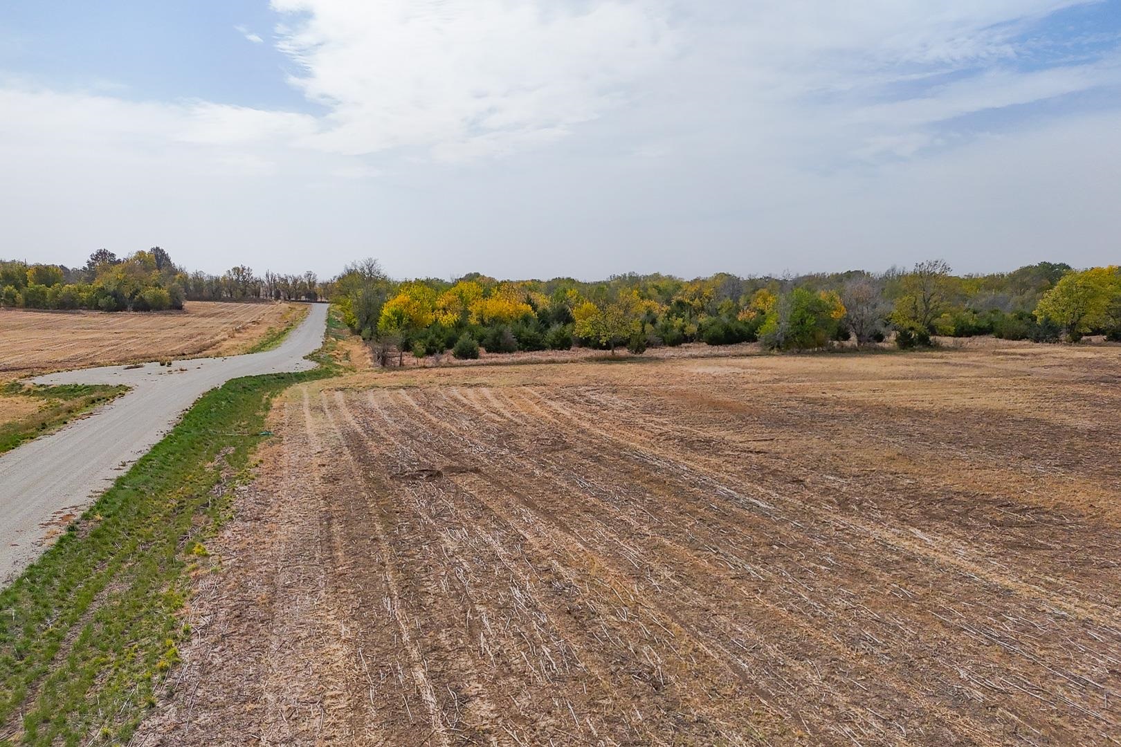 7.3 +/- Acres On SW 220th Douglass KS 67039