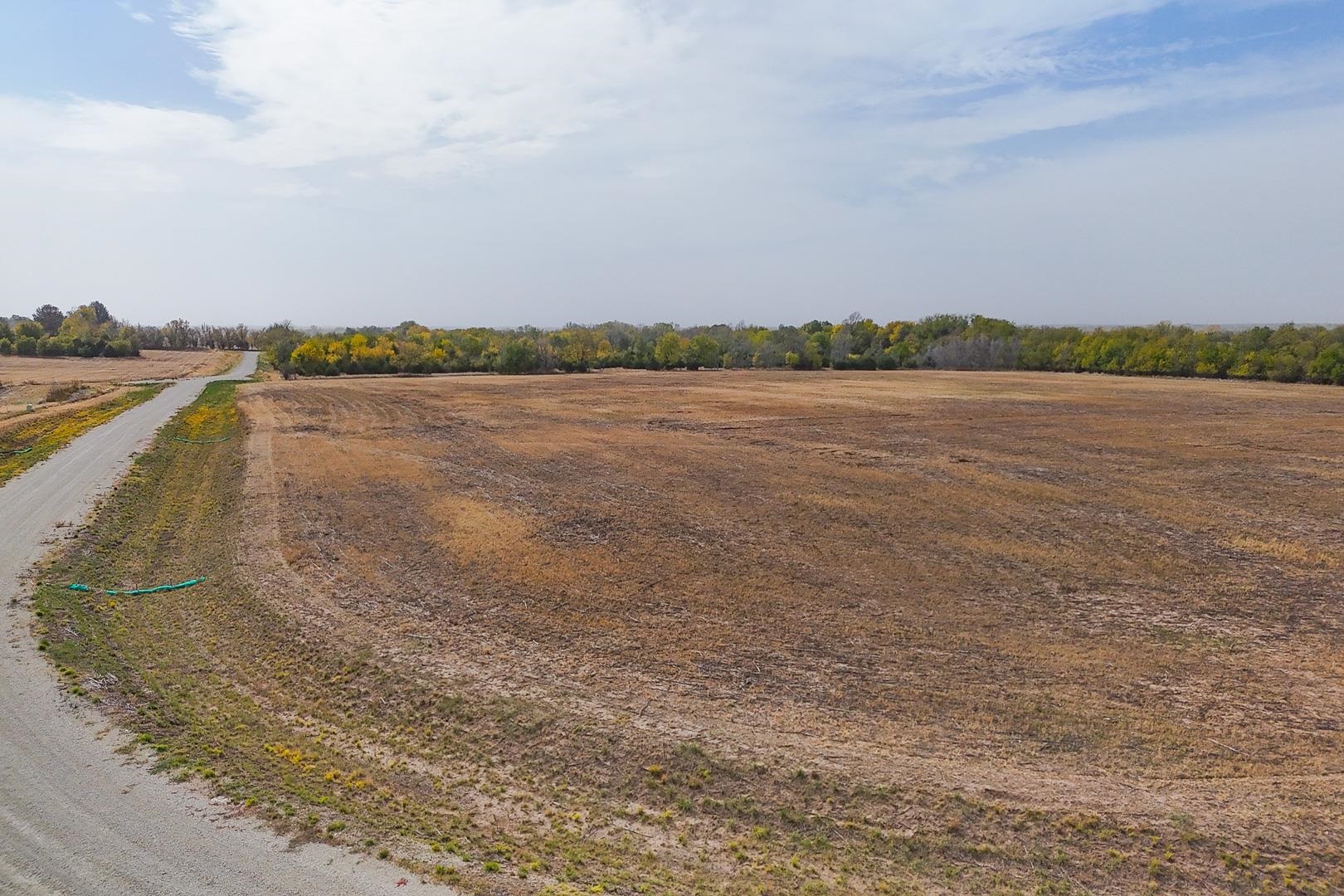 7.3 +/- Acres On SW 220th Douglass KS 67039