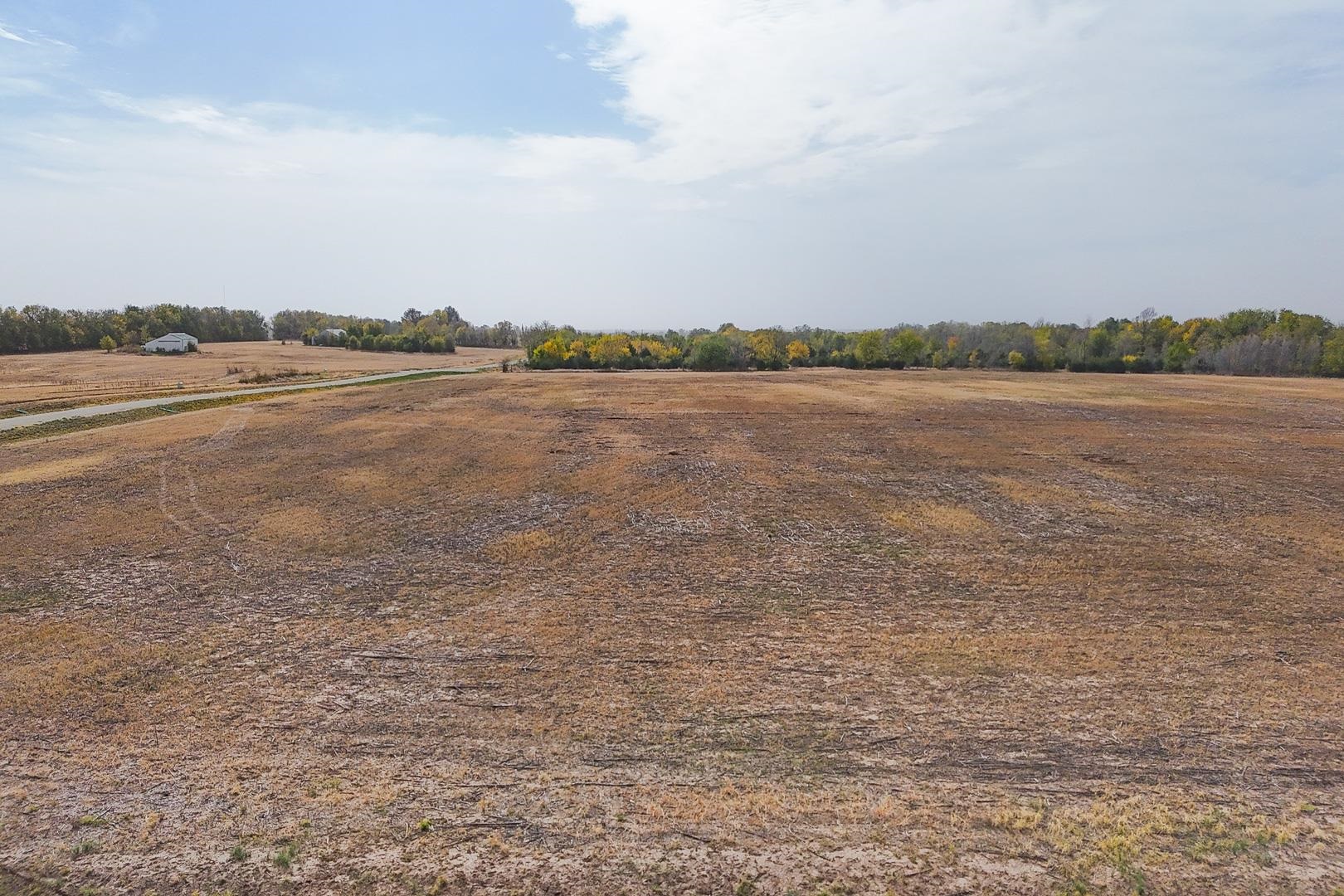 7.3 +/- Acres On SW 220th Douglass KS 67039